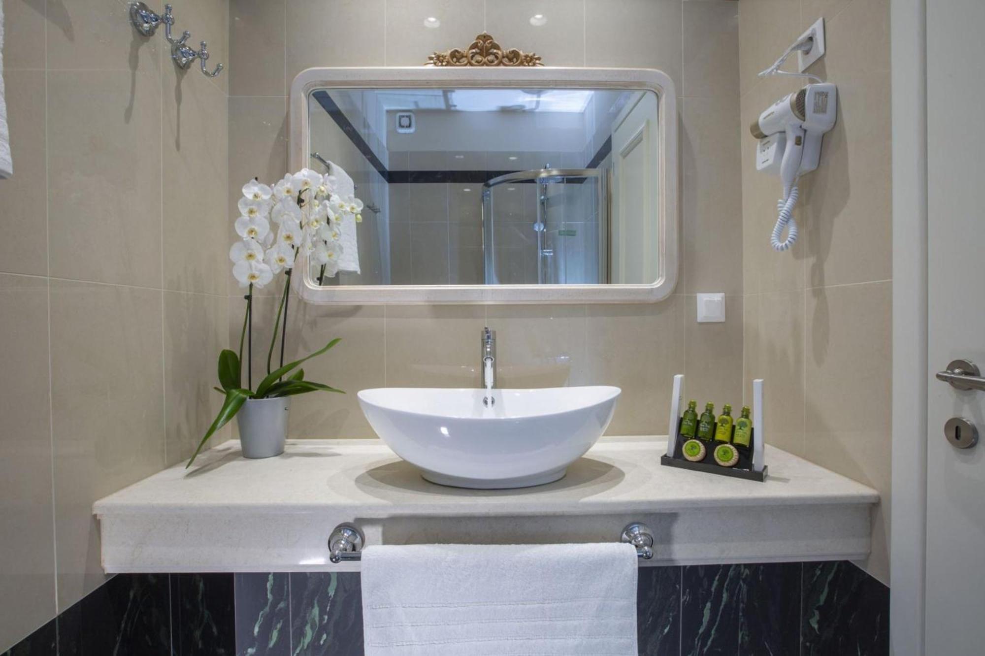 Vk Luxury - Private Parking - Adults Only Apartment