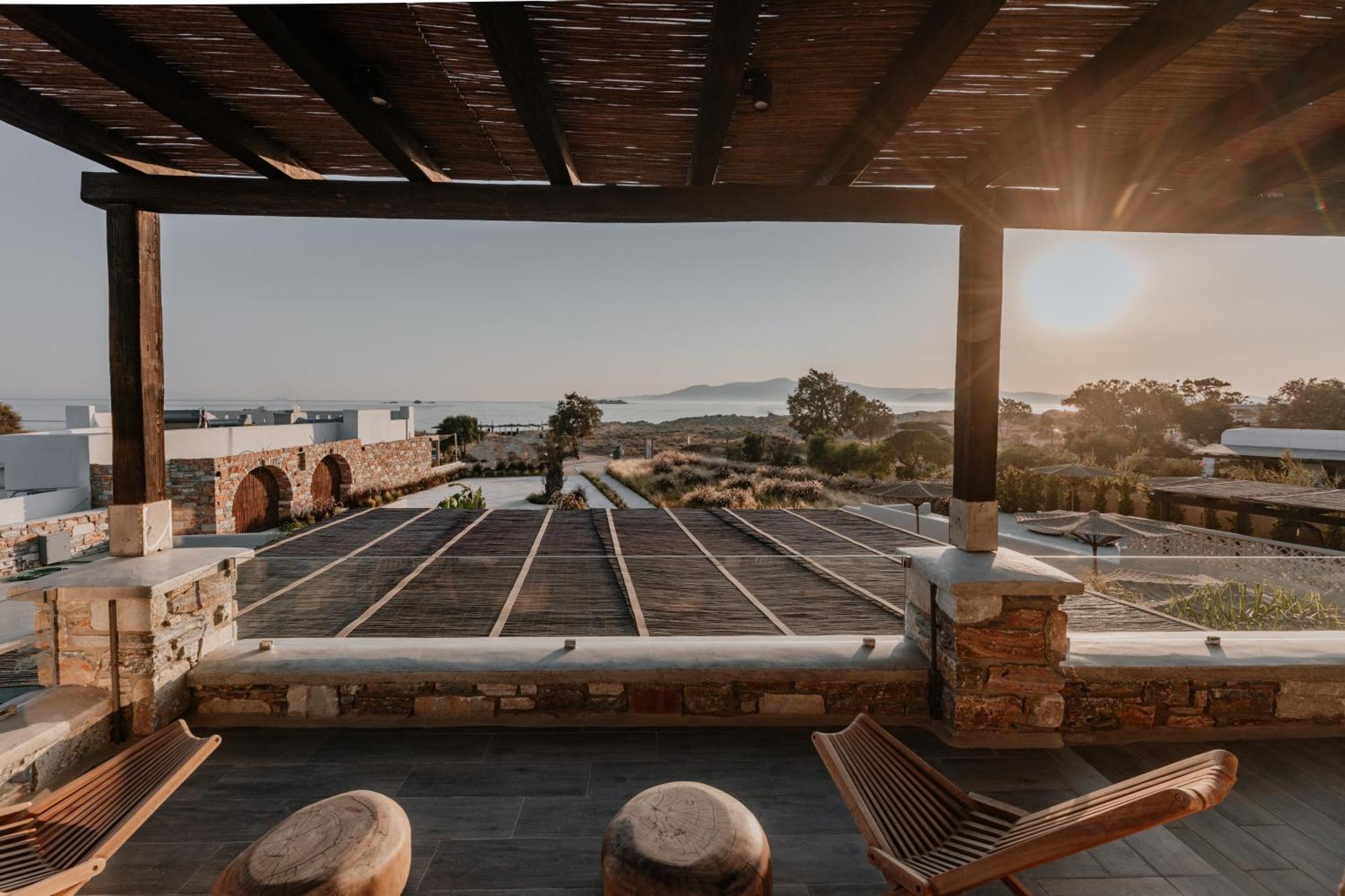 Onym Curated * Plaka (Naxos)