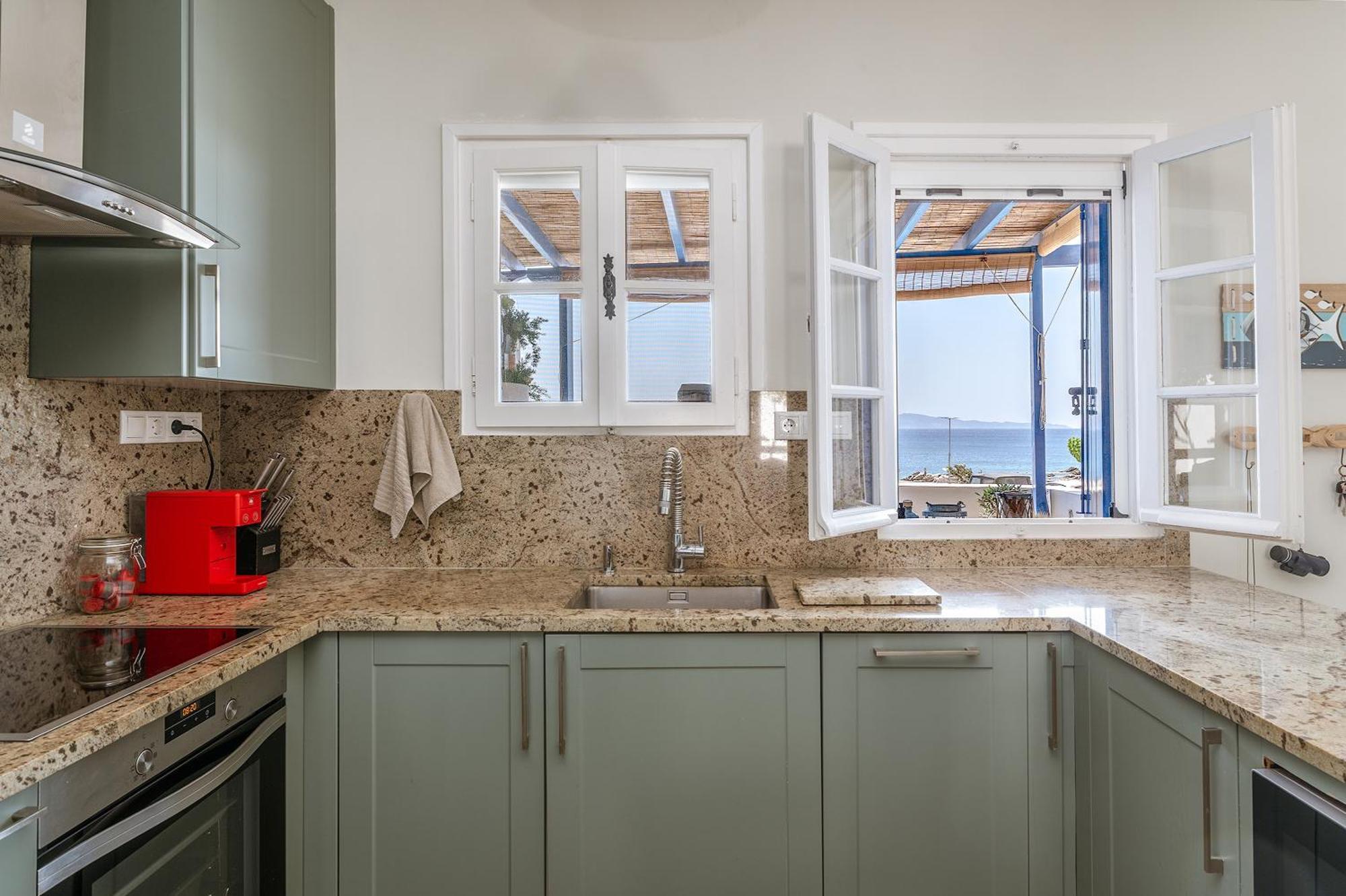 Waterfront Masterpiece Holiday home *