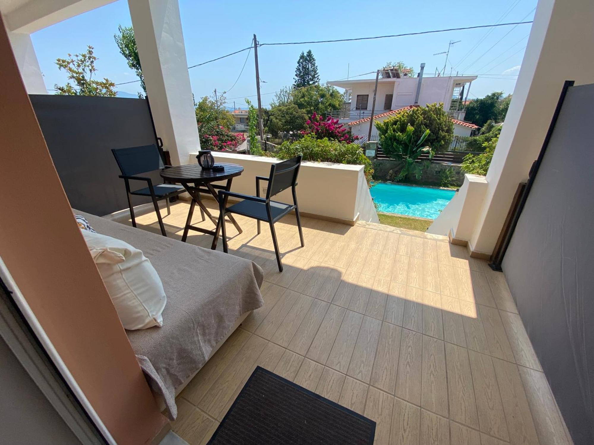 Dimitra's Maisonette At Rafaella Kokkonion