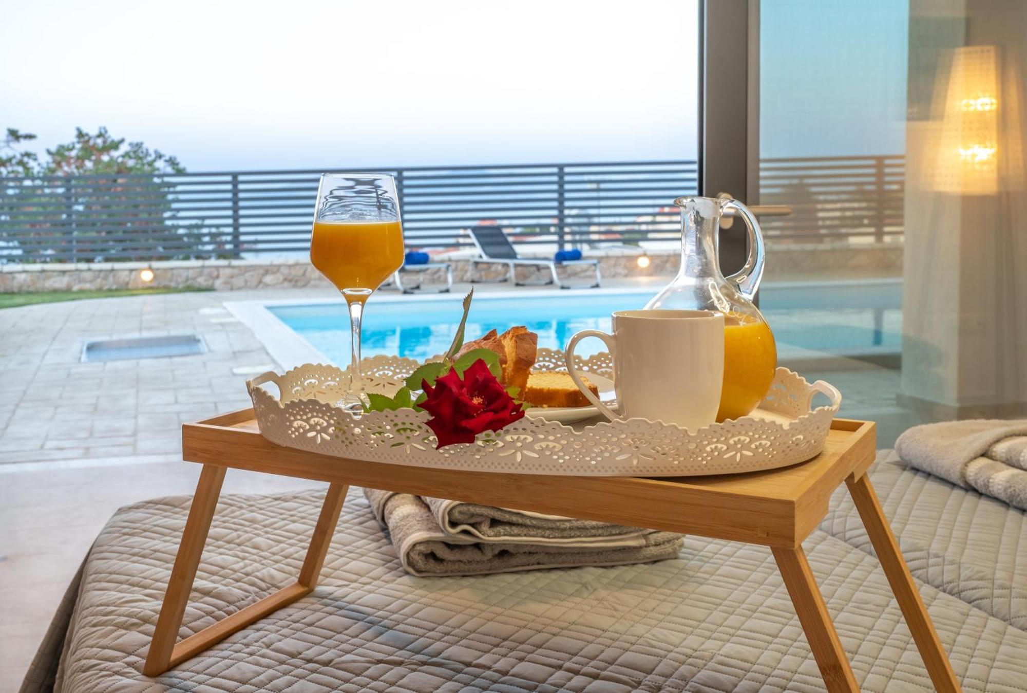 Serenitas Villa *