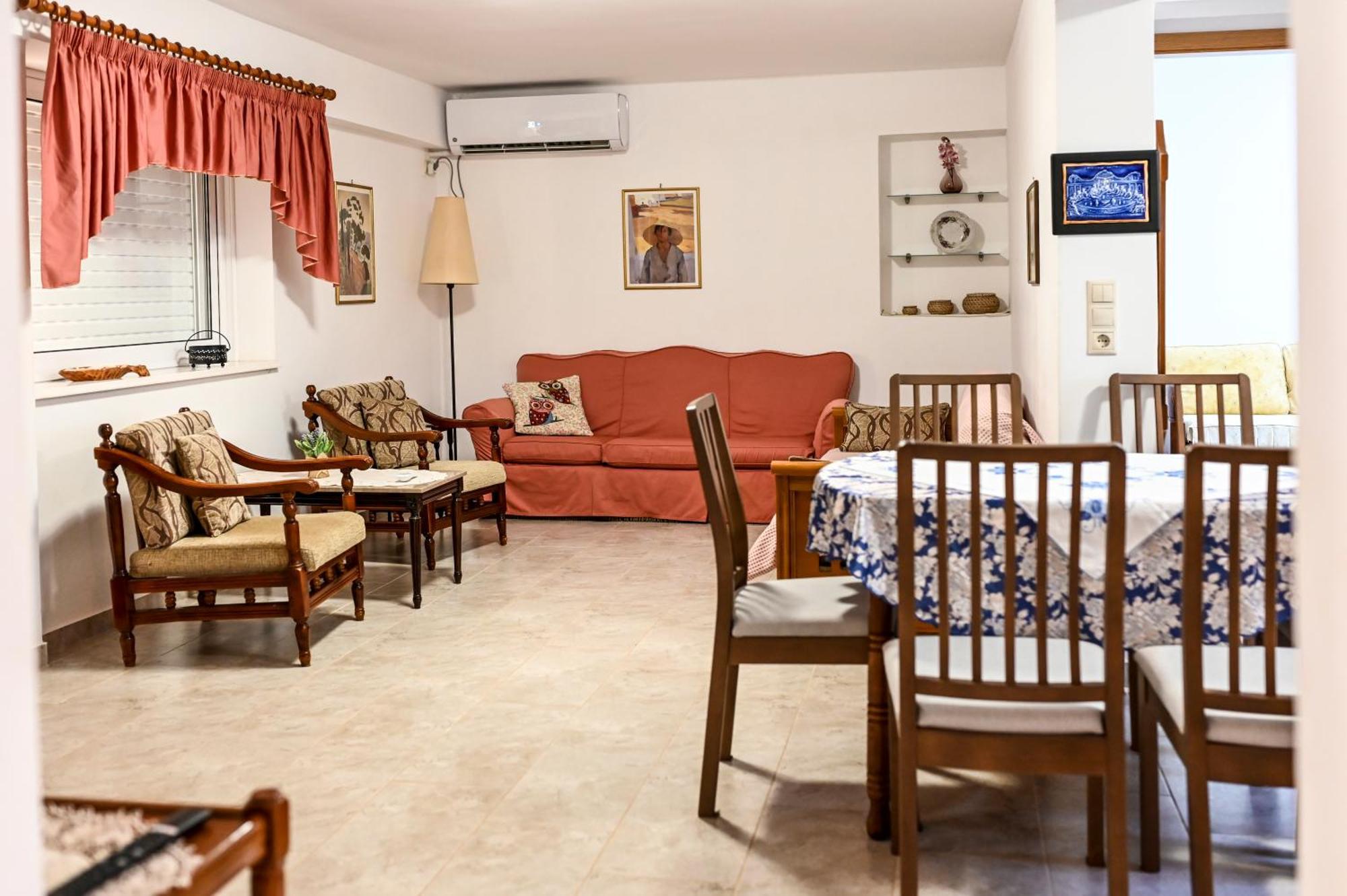 Morfo's Sunset Holiday home