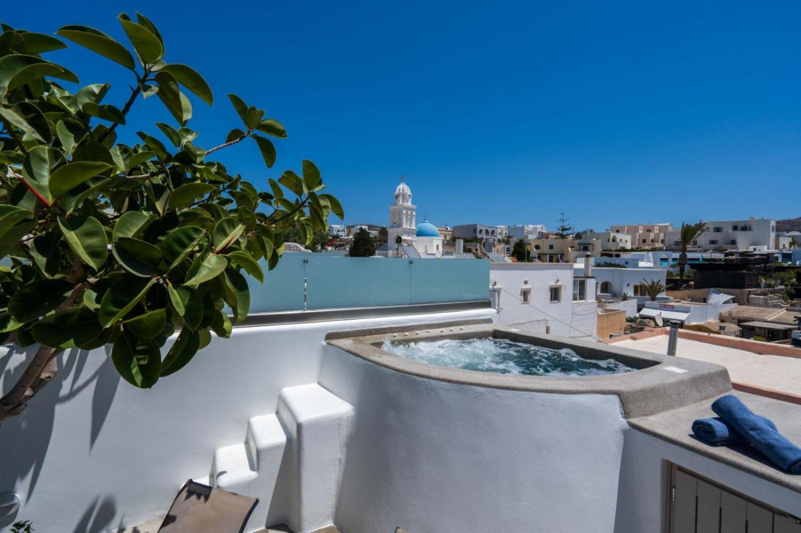 New Yiota Collection 4 & 4 Prive Jacuzzi *
