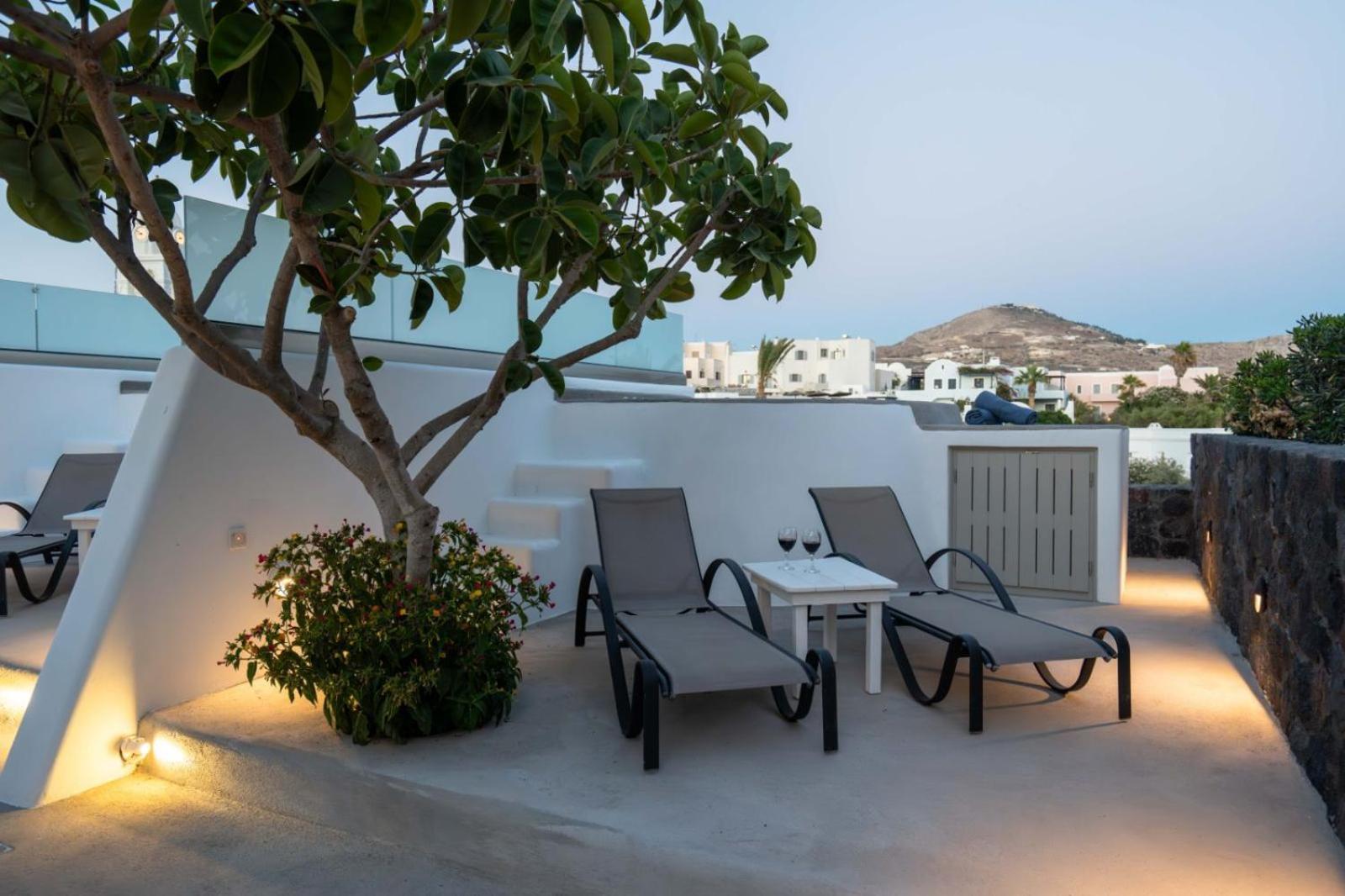 New Yiota Collection 4 & 4 Prive Jacuzzi Megalochori (Santorini)