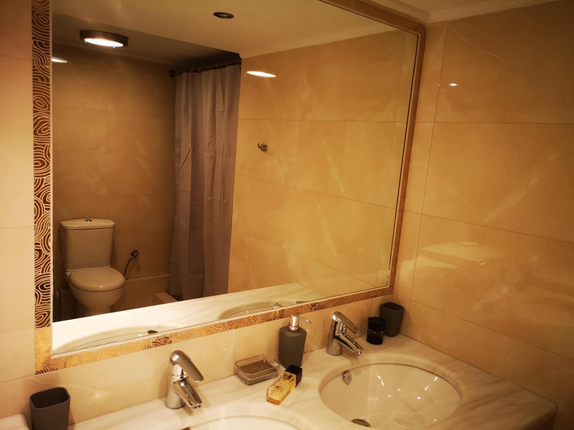 Sea View With 3 Bedrooms In Apartment *