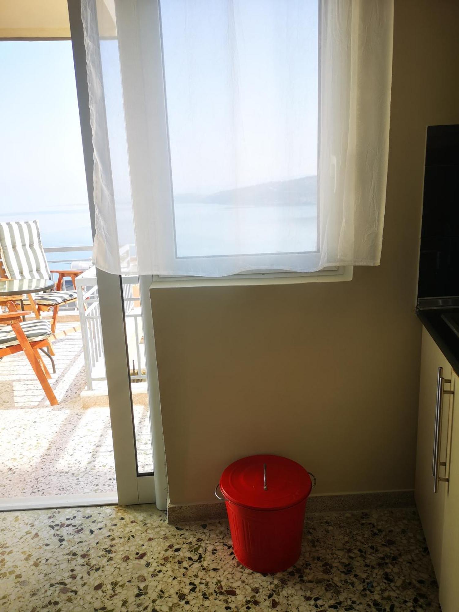 Sea View With 3 Bedrooms In Apartment