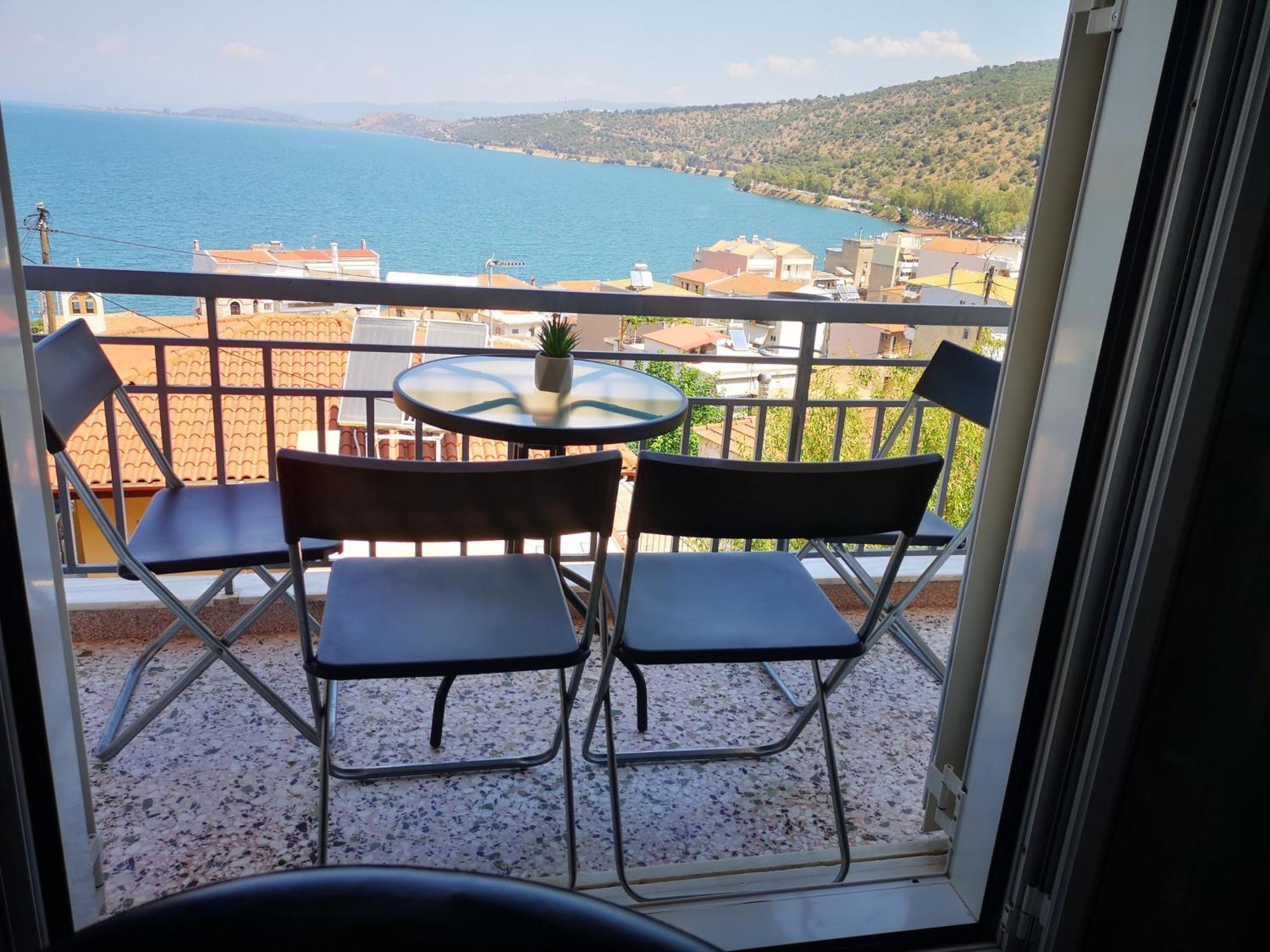 Apartment Sea View With 3 Bedrooms In Amfilochia