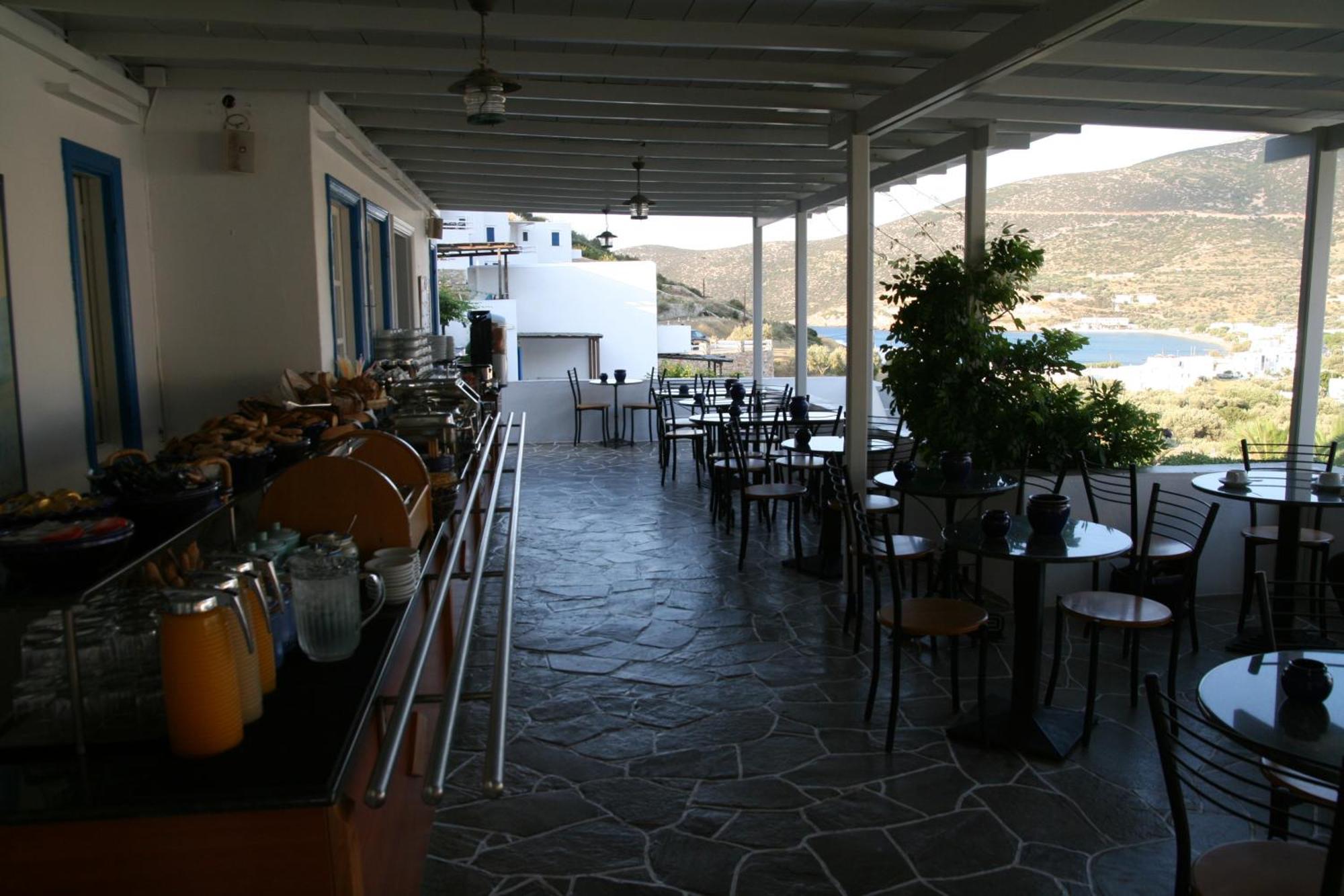 Alexandros Hotel 3*