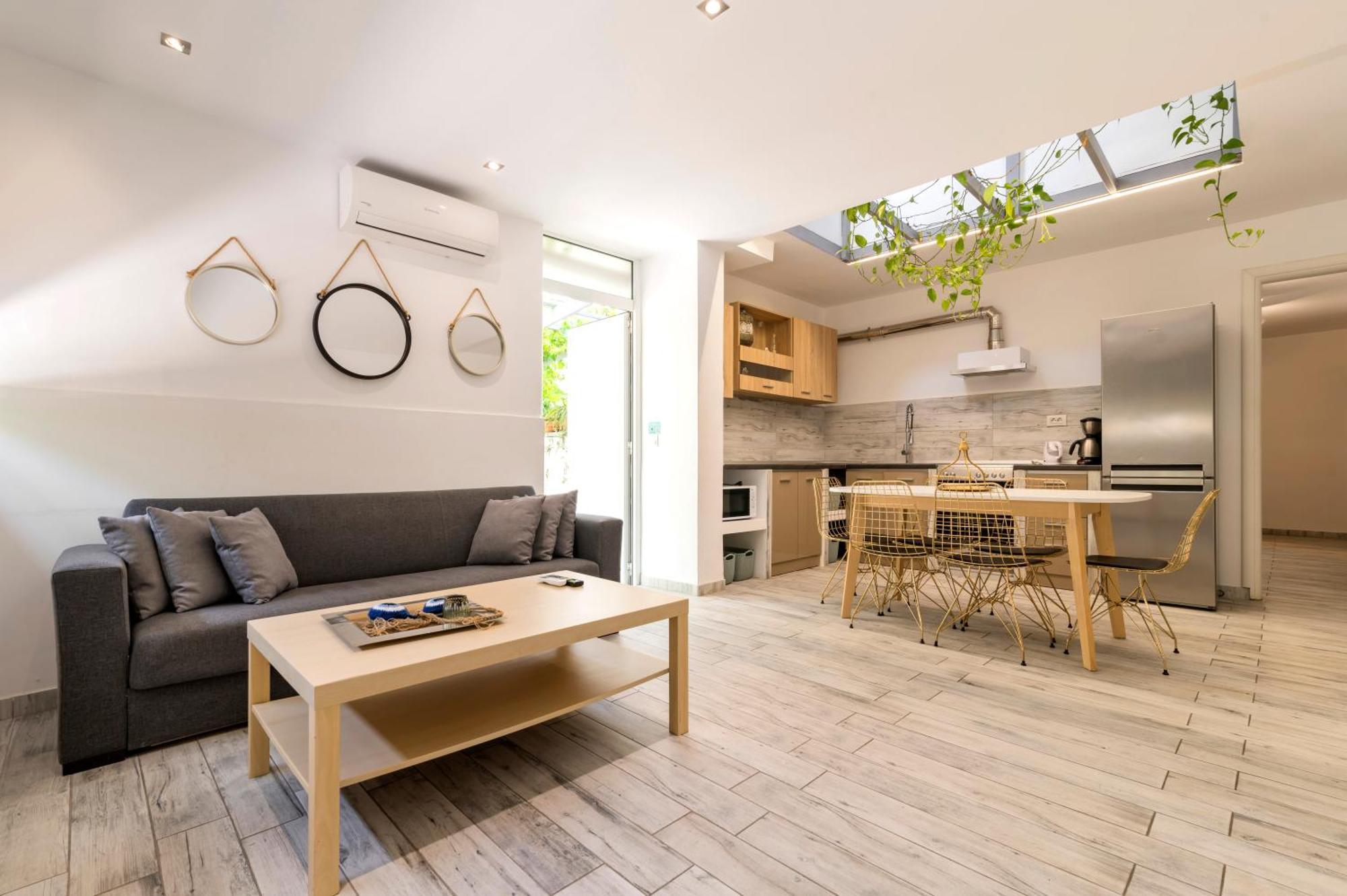 Aparthotel Lefka &