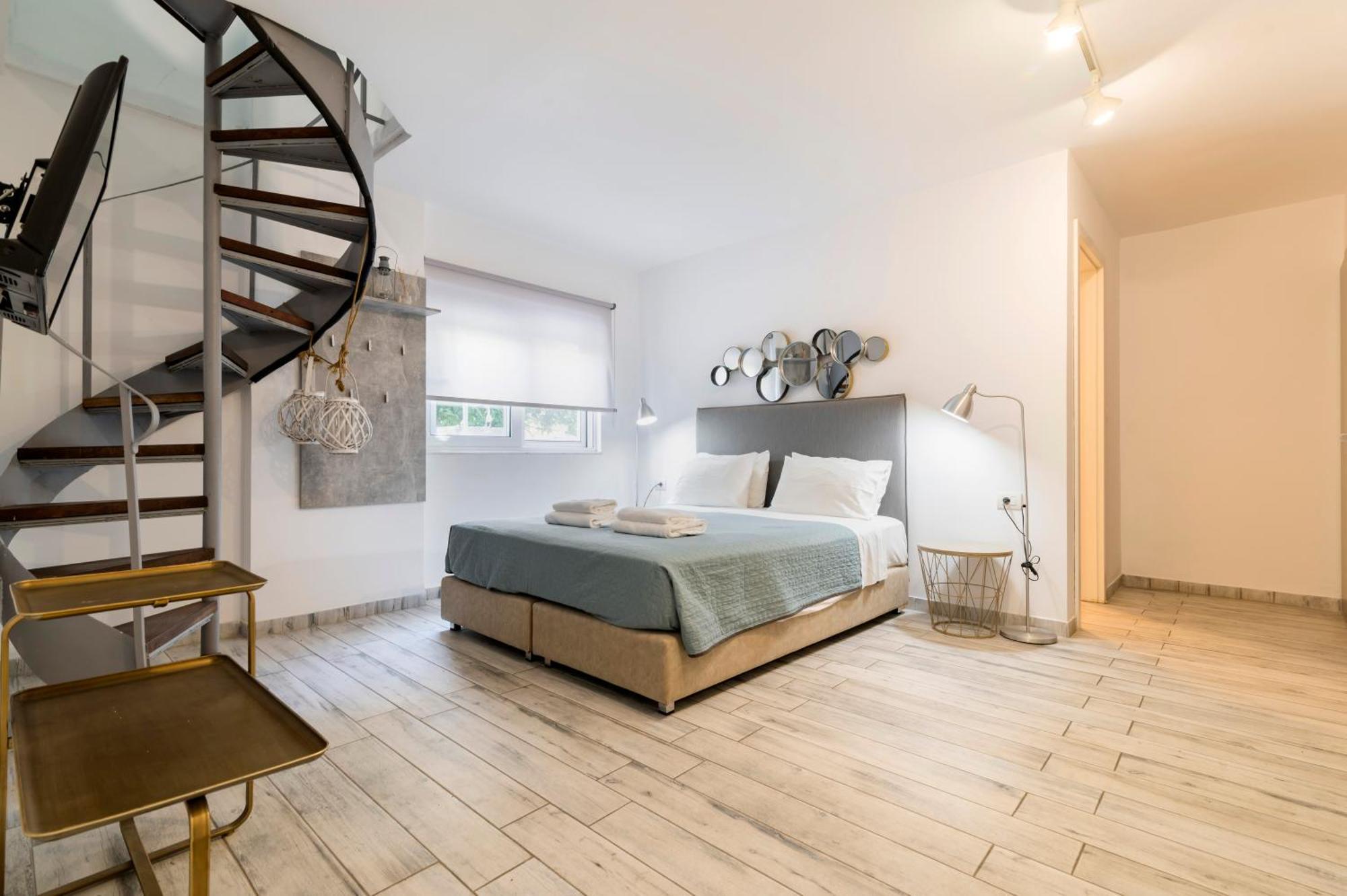 Lefka & Aparthotel 2*