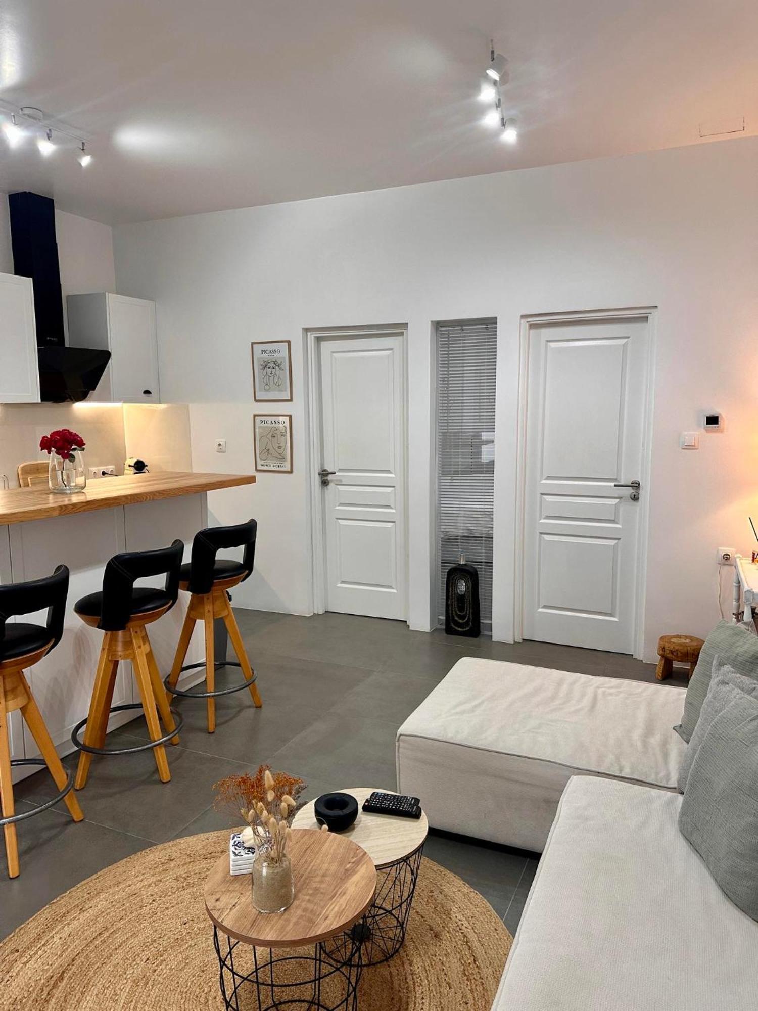 Asterias Apartment