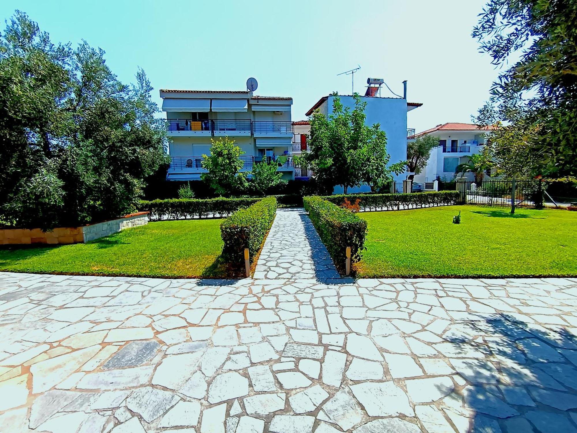 Giorgos *