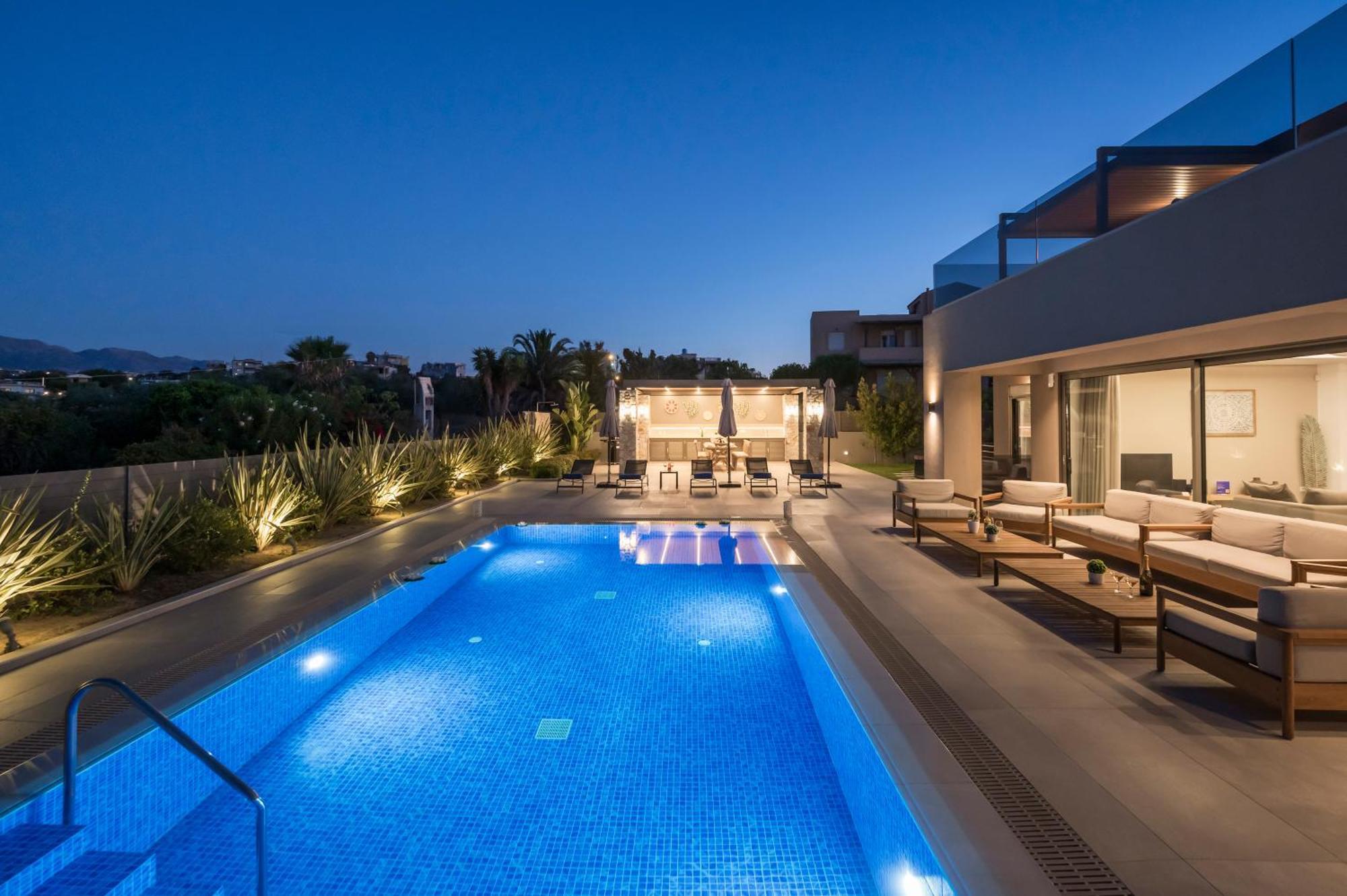 Imperium Luxury Villas-sauna, Jacuzzi, Heated Pool & Gym-chania