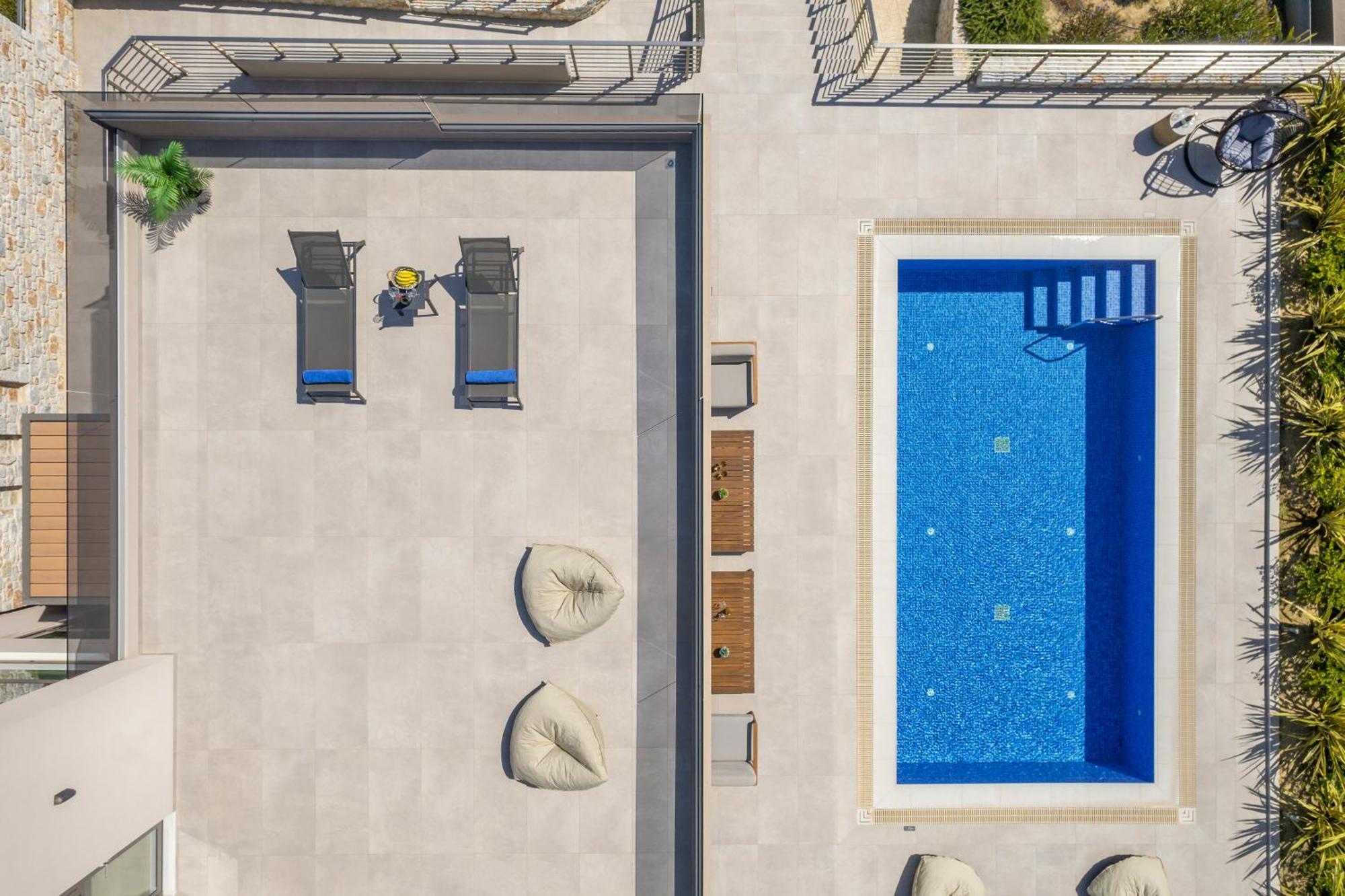 Villa Imperium Luxury Villas-sauna, Jacuzzi, Heated Pool & Gym-chania *