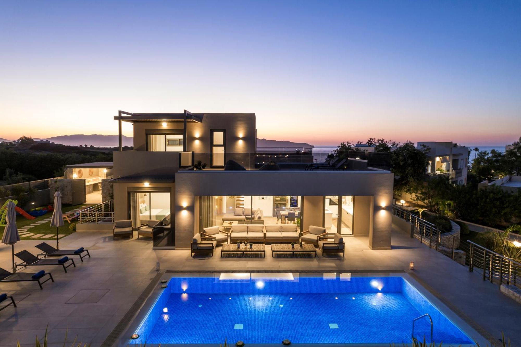 Imperium Luxury Villas-sauna, Jacuzzi, Heated Pool & Gym-chania Villa *