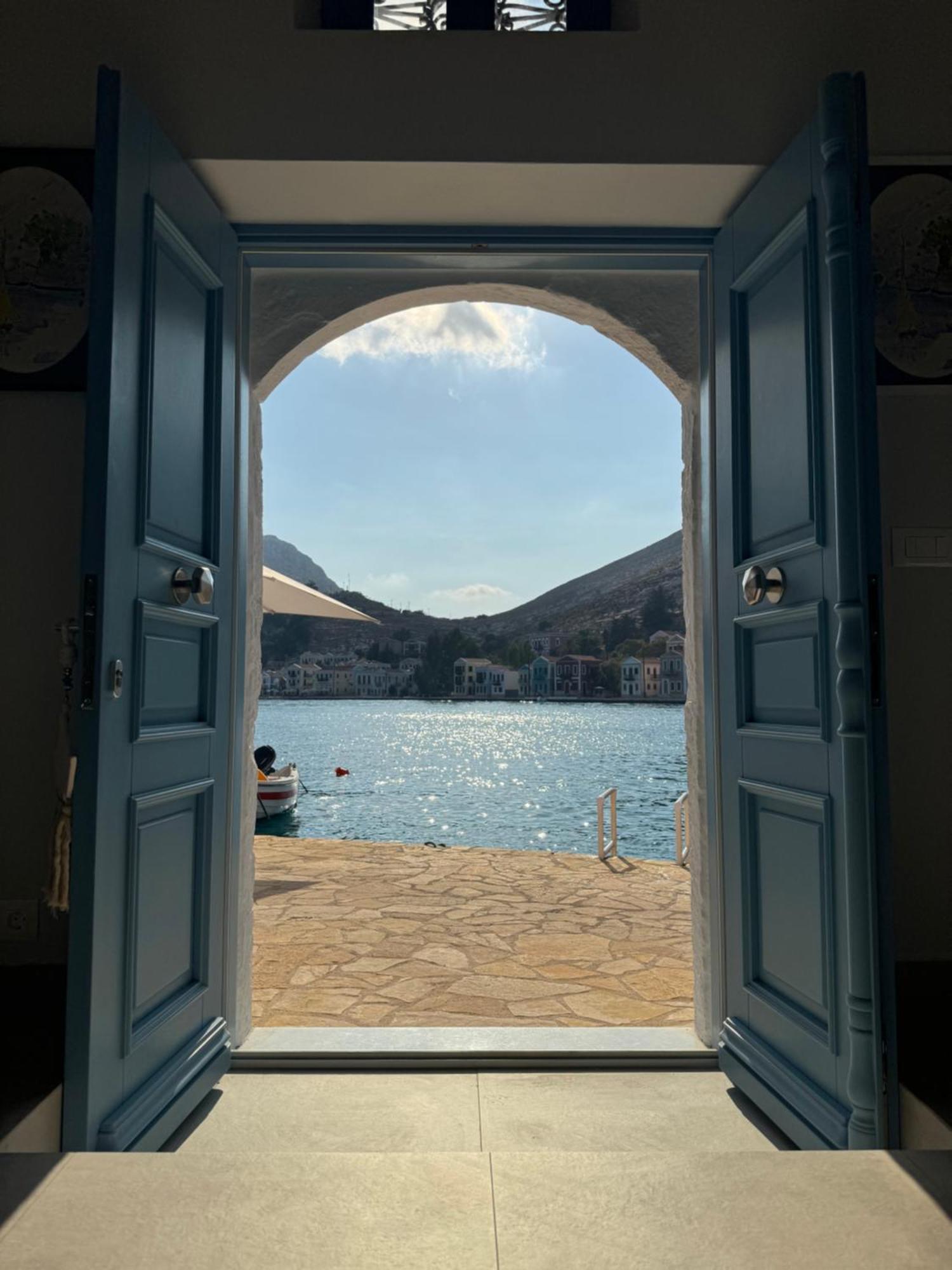 My Crown House, Kastellorizo Port Holiday home *