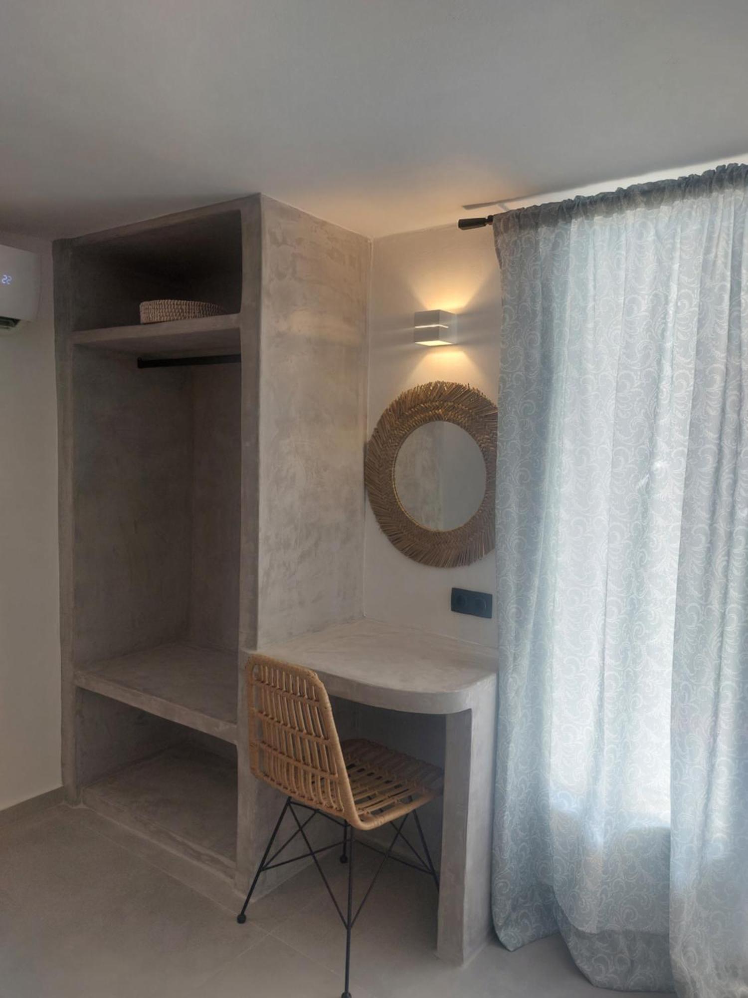 Apomero In Rochari Holiday home *