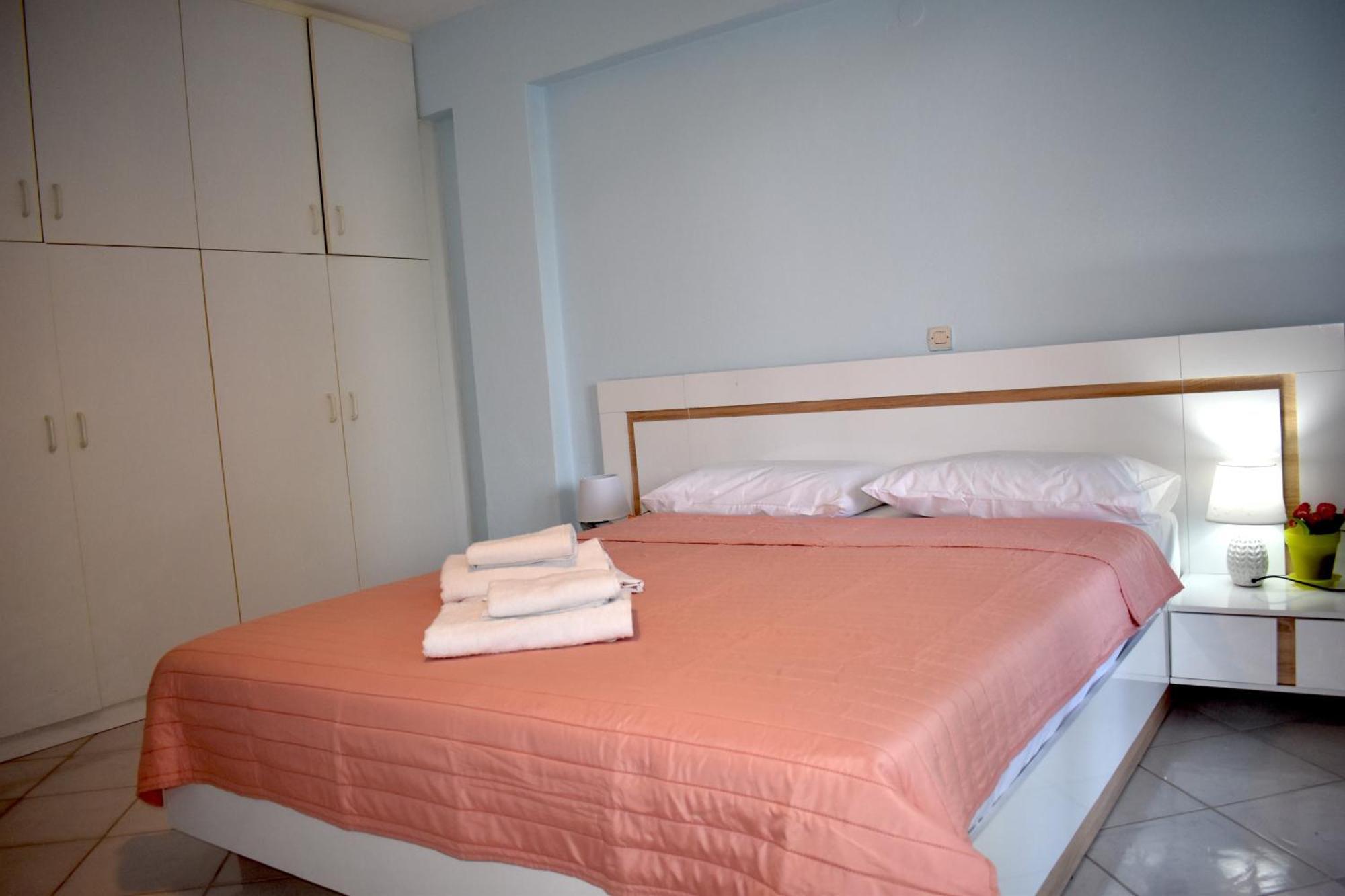 Island In Mykoniatika Apartment