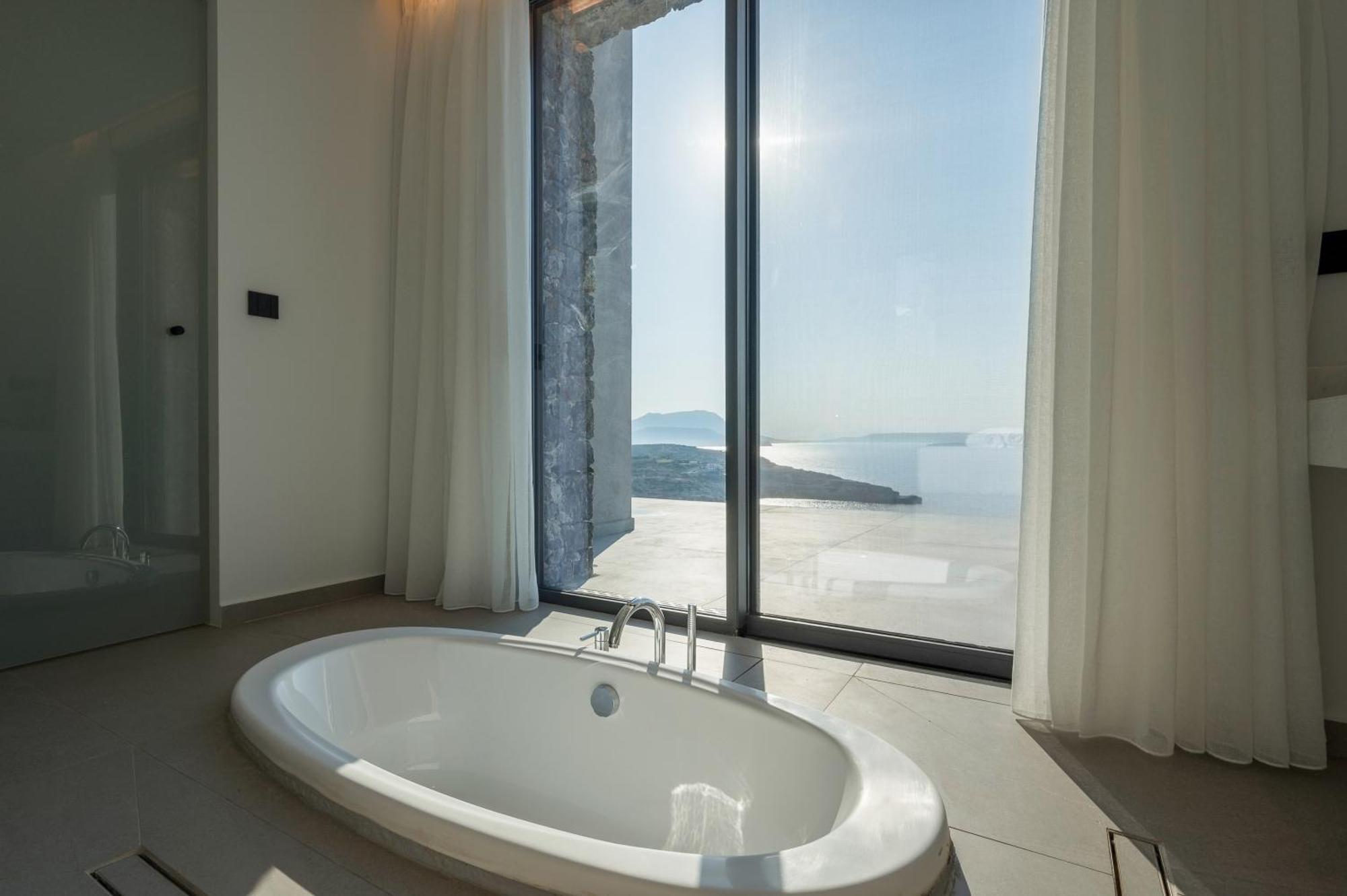 Astelia Luxe Retreat Holiday home