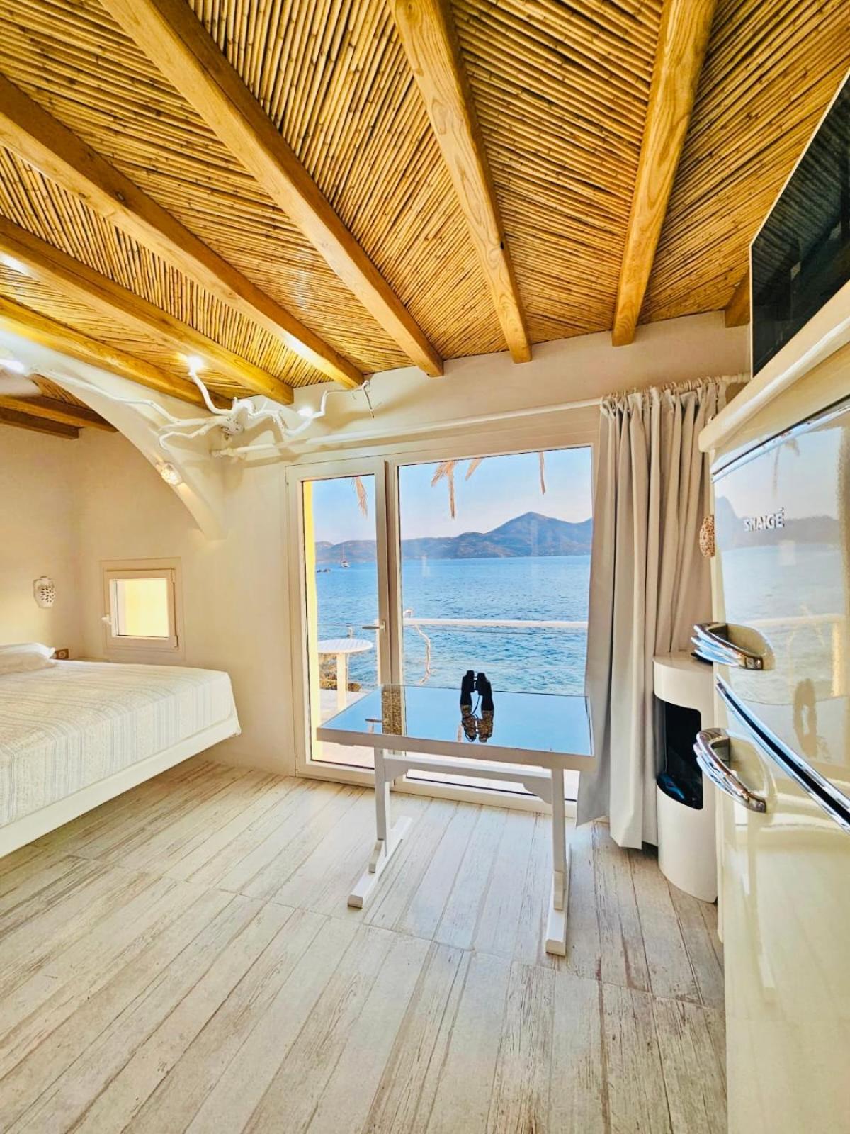 Milos Island-cavo Paradiso Ocean House
