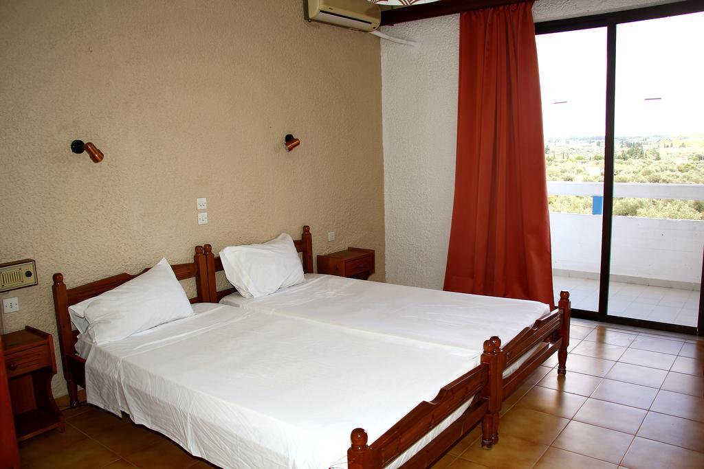 Karavos 2* Archangelos (Rhodes)