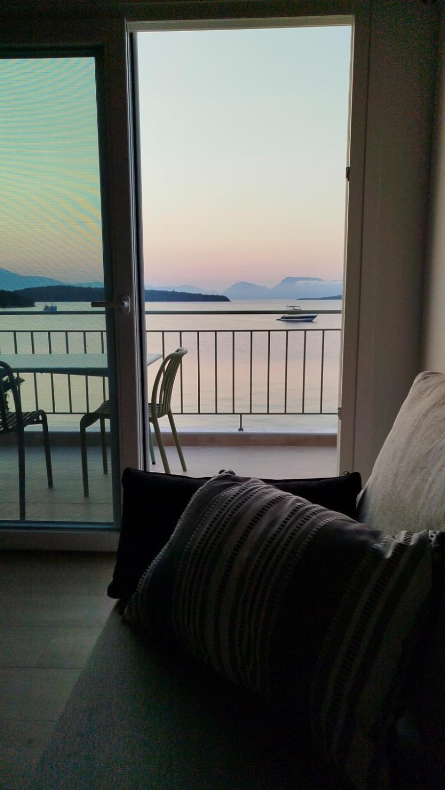 Marmel Seaside Apartment-brandnew Beachfront In Nydri (Lefkada)