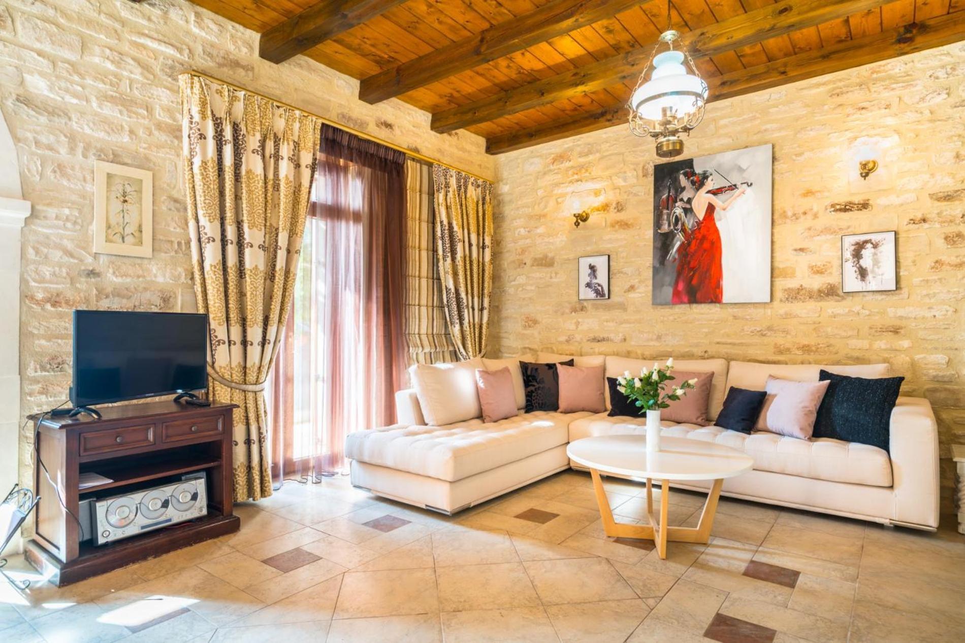 Marcos Chara In Asteri Villa