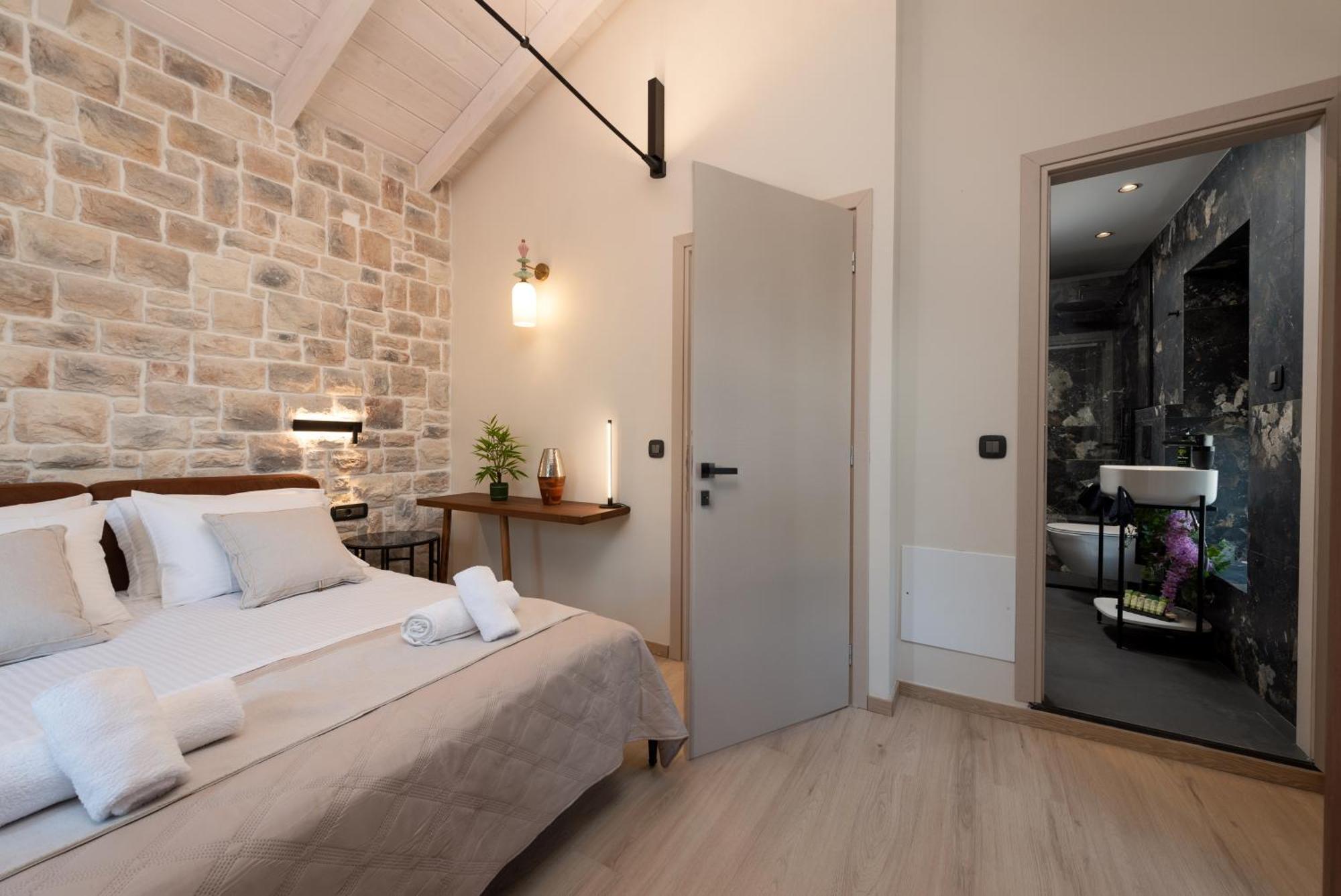 Paul By Posarellivillas Villa