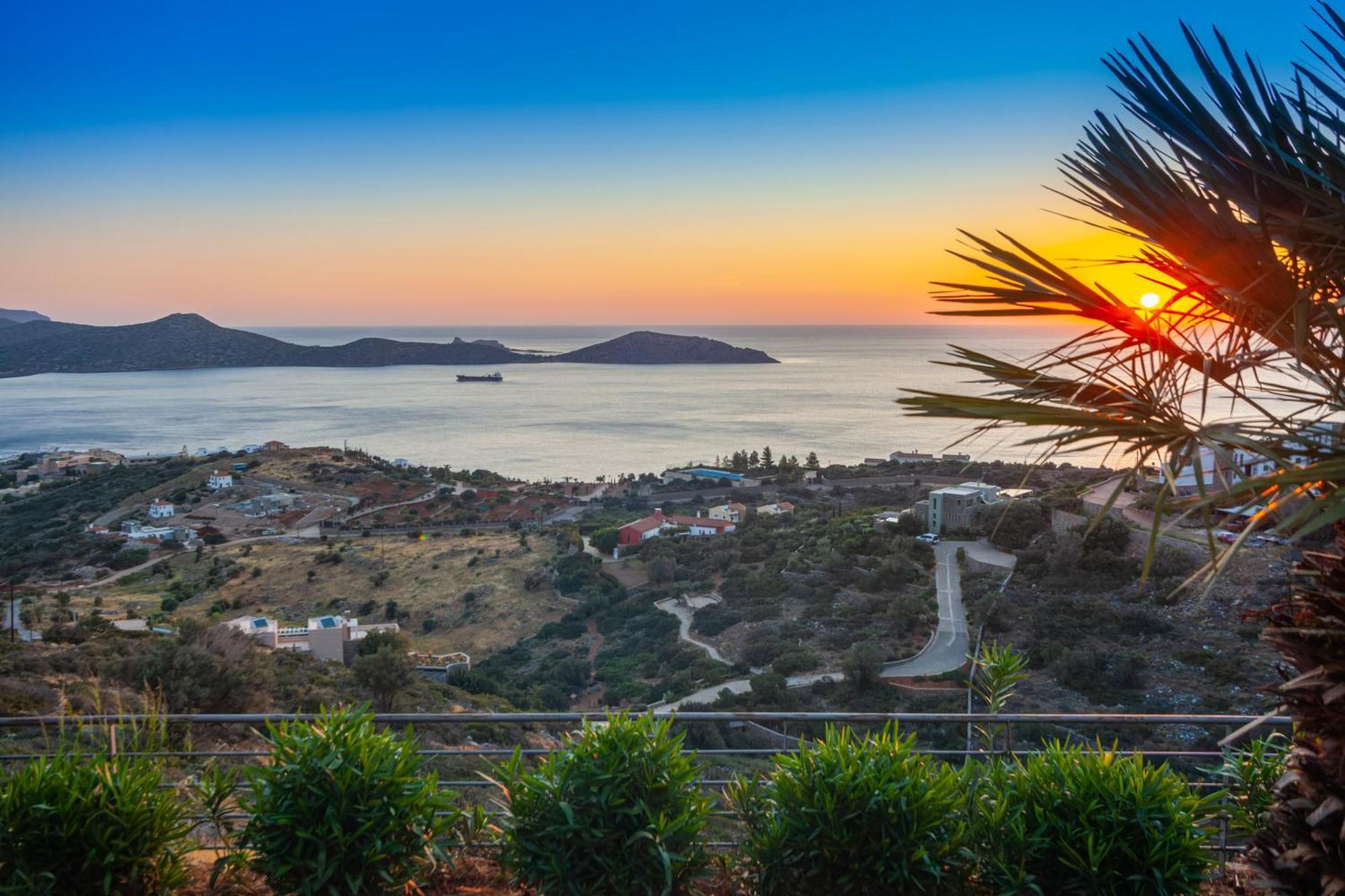 Sunrise Villa *
