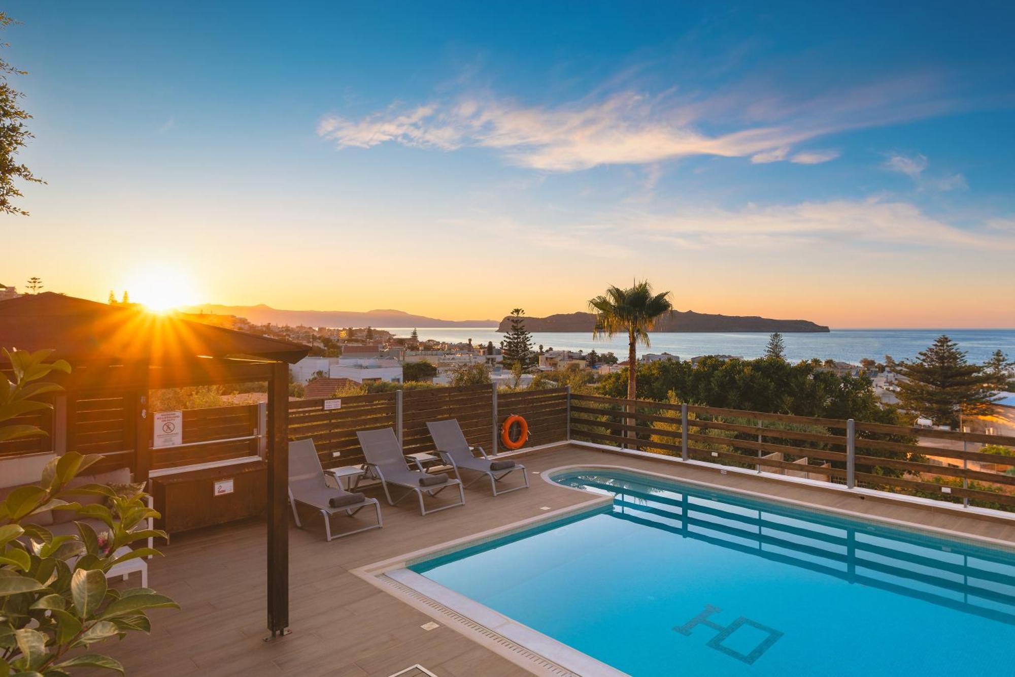 Seaview Garden - Heated Pool & Sauna Villa *