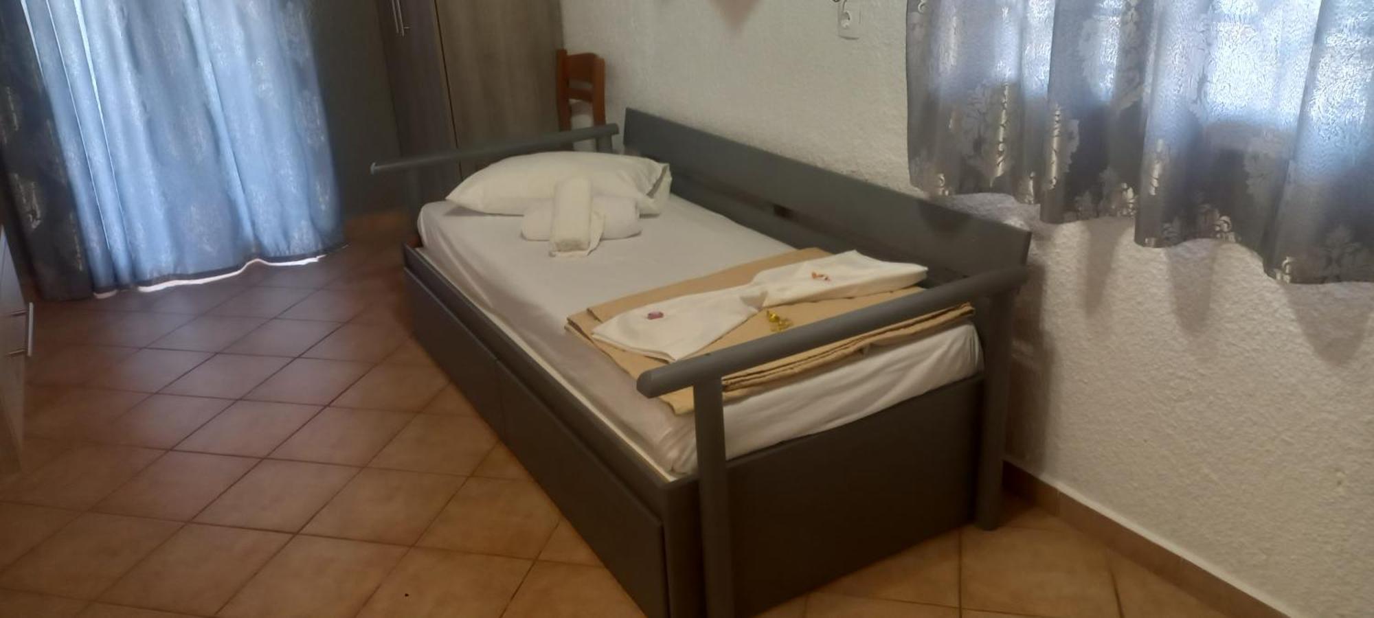 Dora Guest house