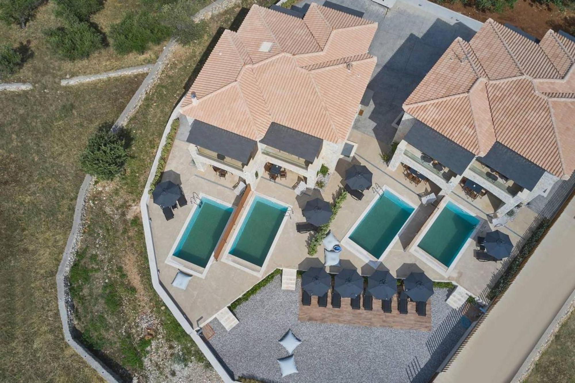 Villa Beachfront Alassa With Private Pools Kotronion (West Mani)