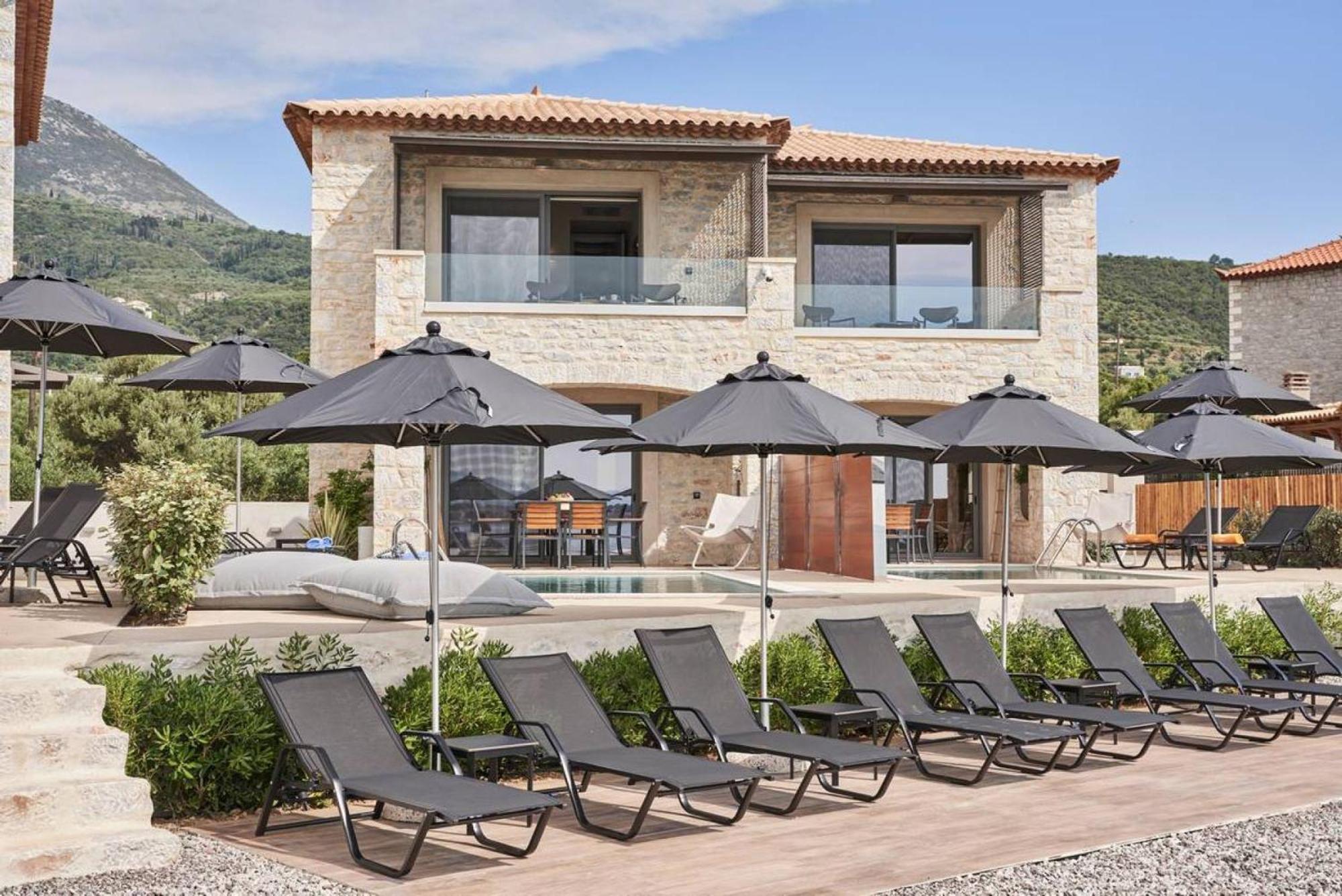 Beachfront Alassa With Private Pools * Kotronion (West Mani)