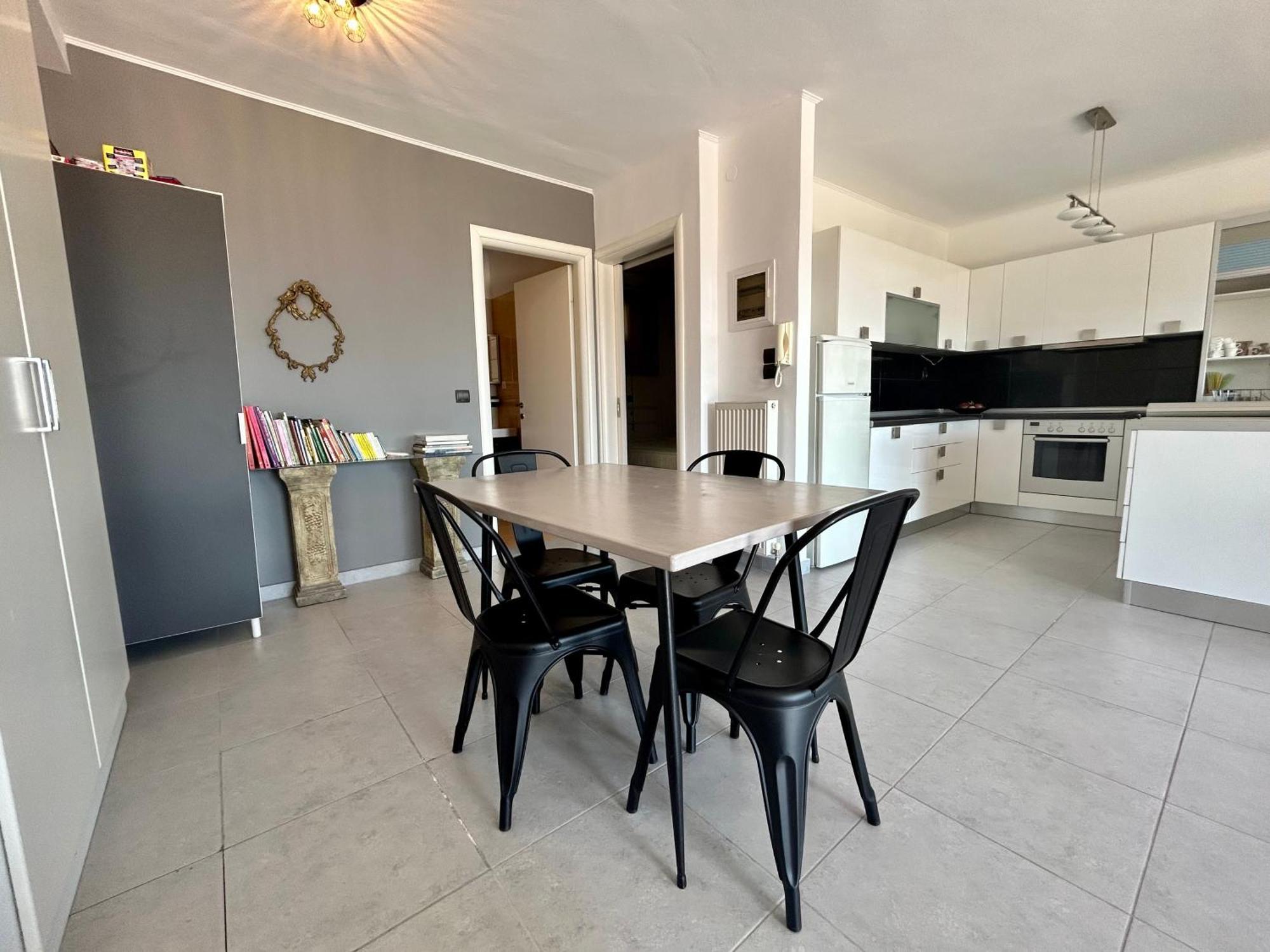Del Mar Apartment