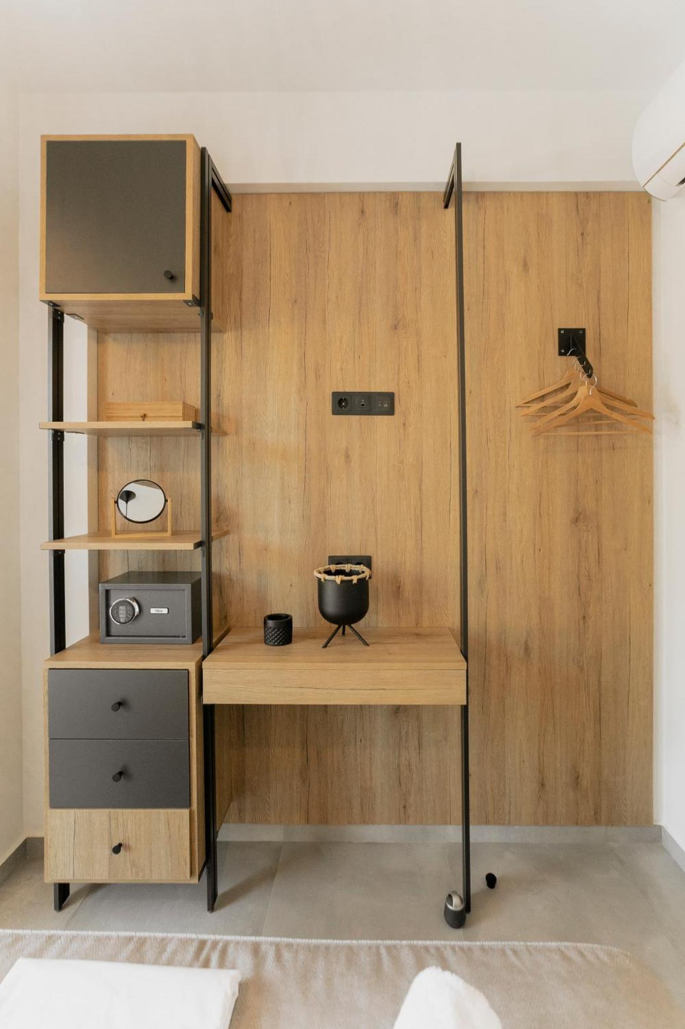 Limani Apartment *