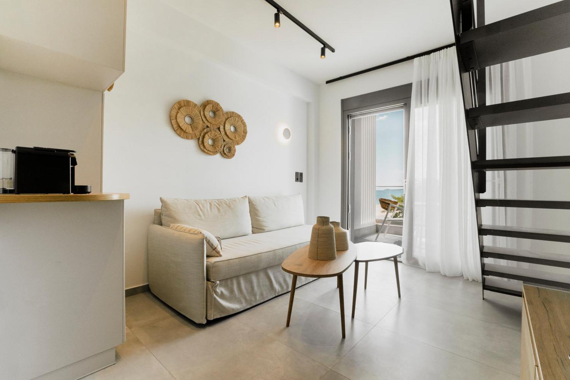 Apartment Limani *