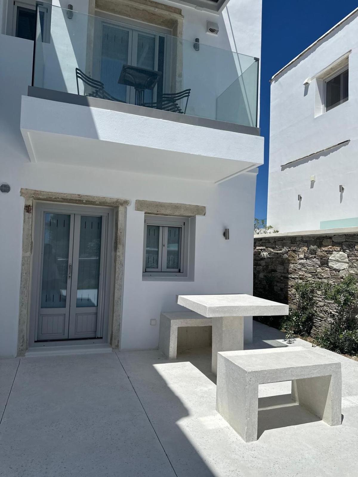 Blue Rock Villa Piso Livadi