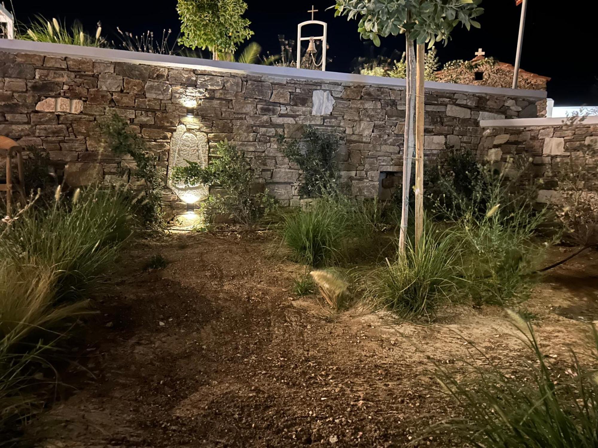 Blue Rock Villa Piso Livadi