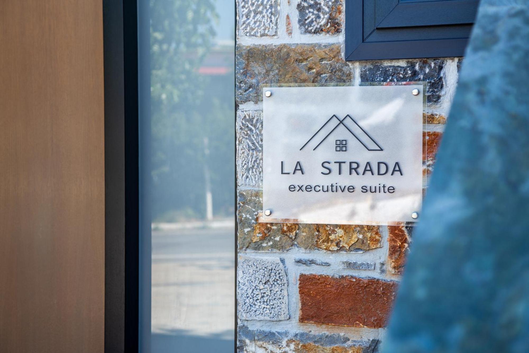 La Strada Executive