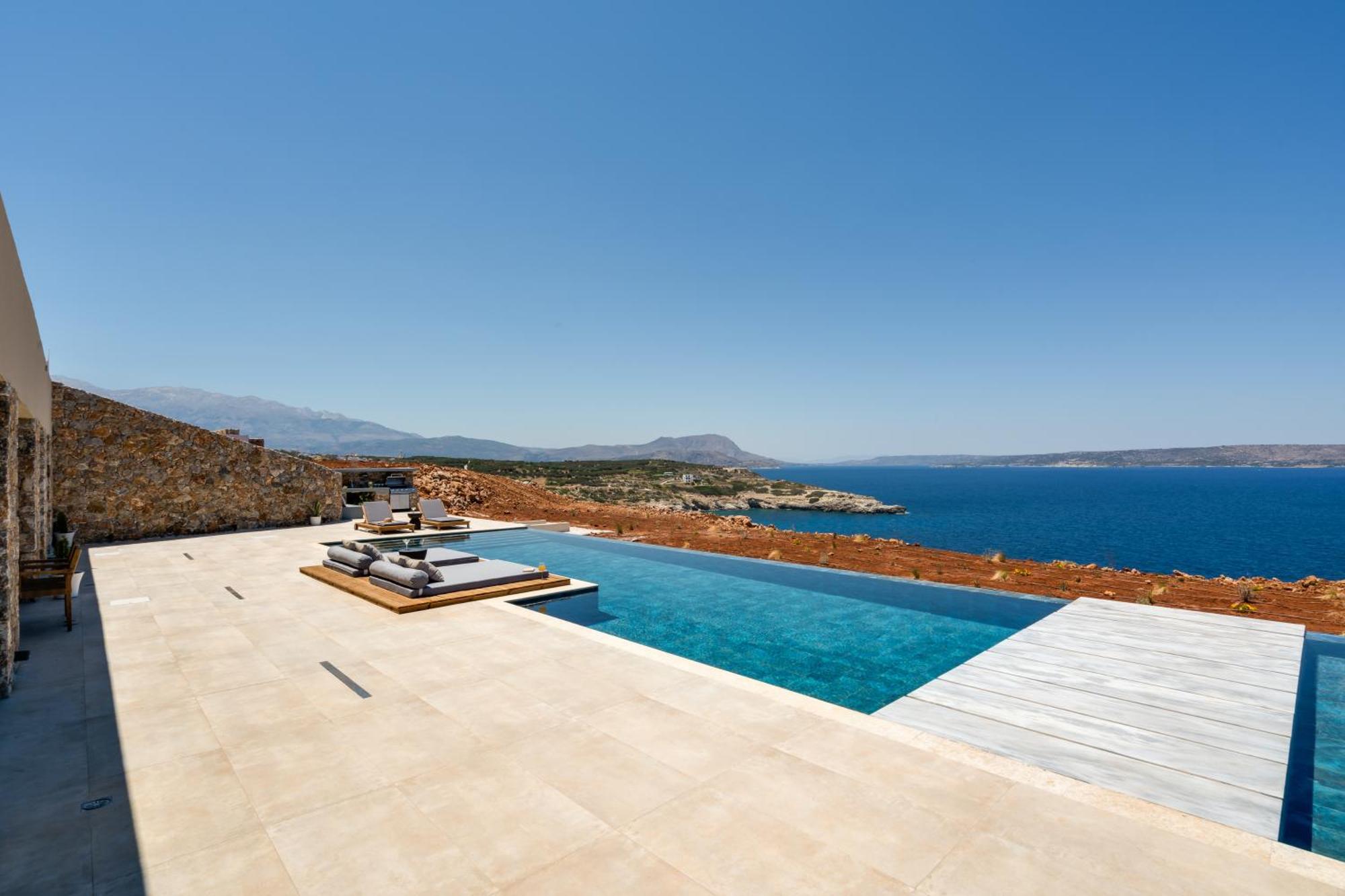 Arion Aesthesis Superior Heated Pool