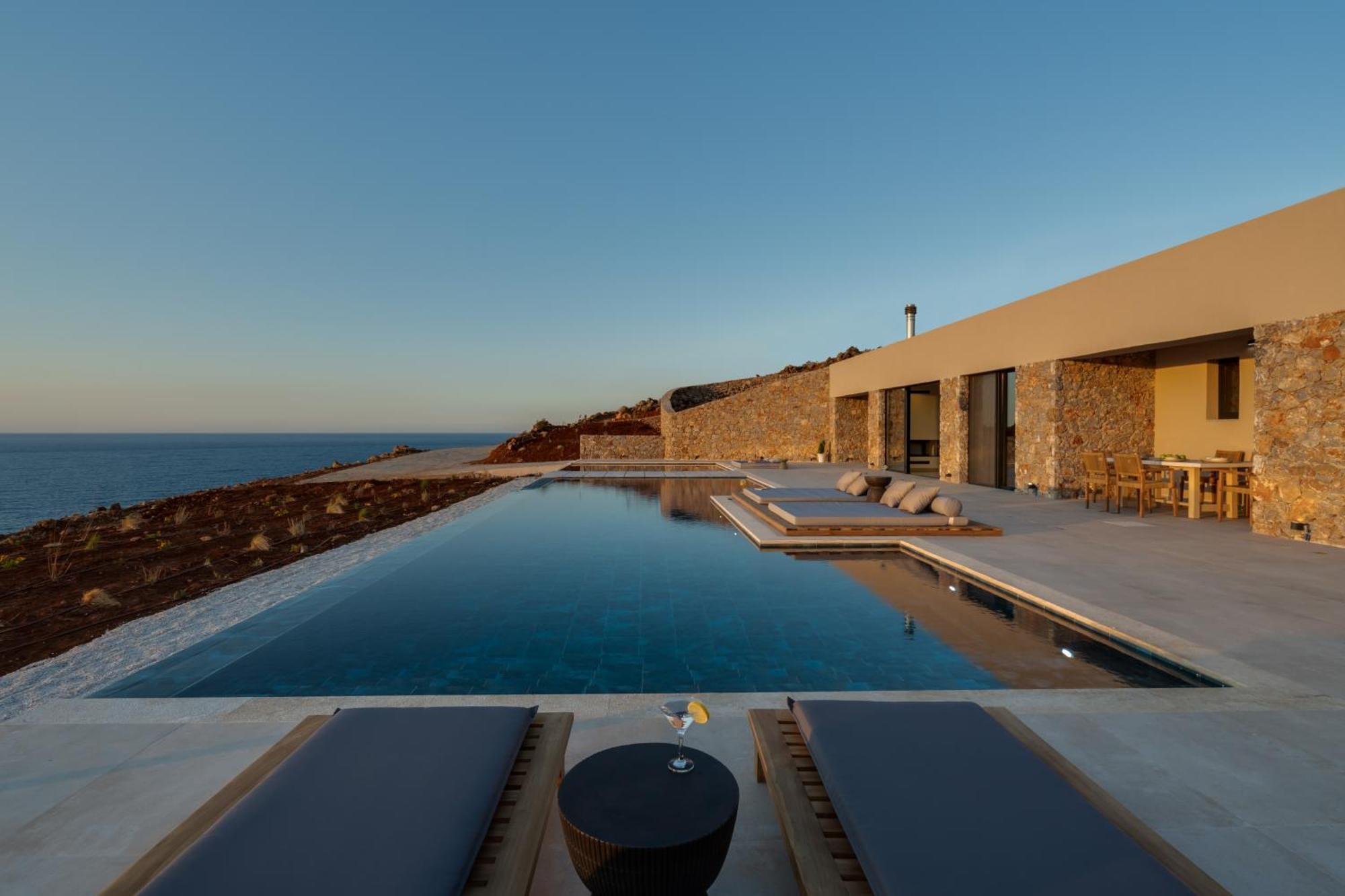 Arion Aesthesis Superior Heated Pool
