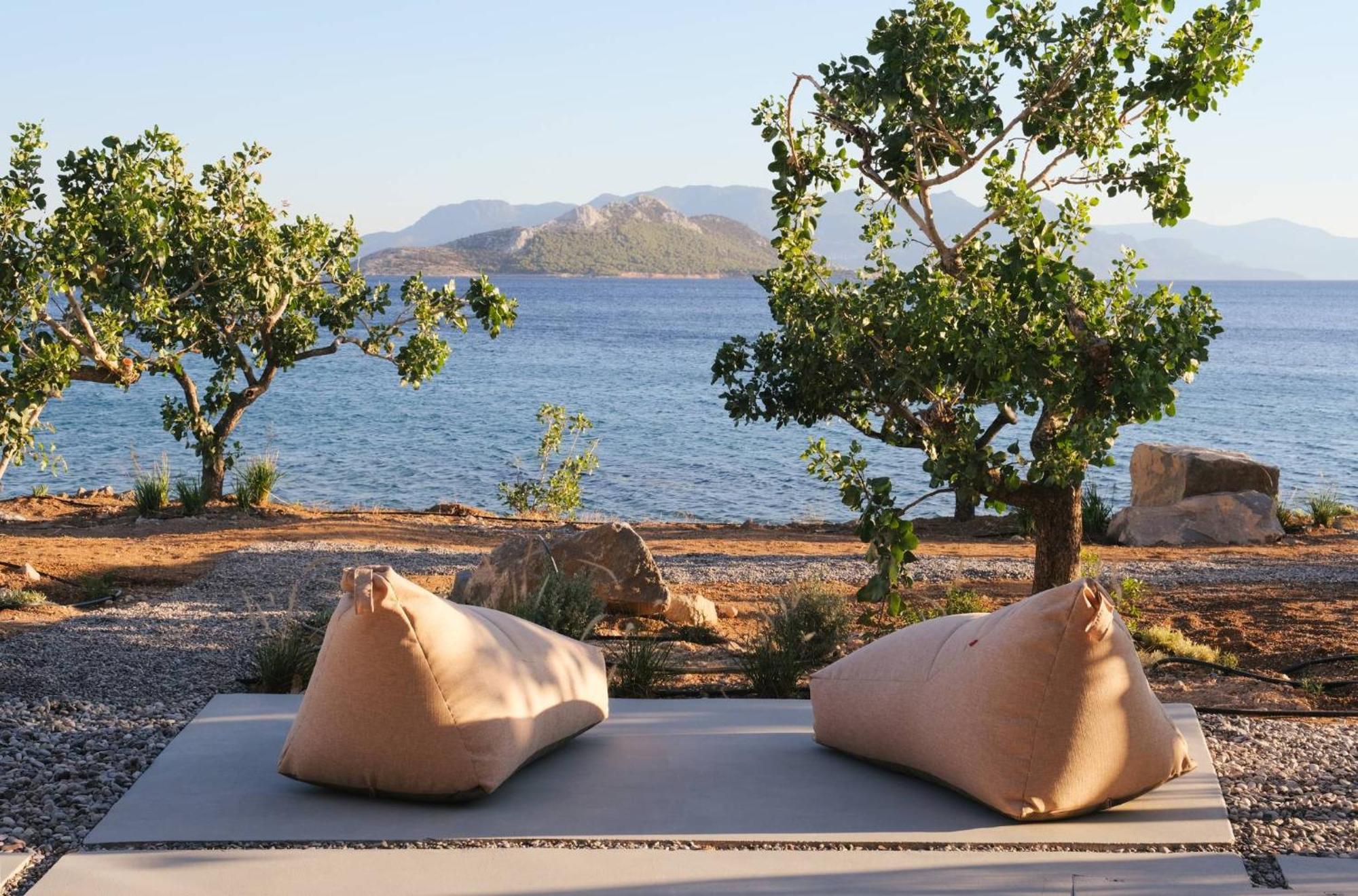Floating Cube Apartment Aegina