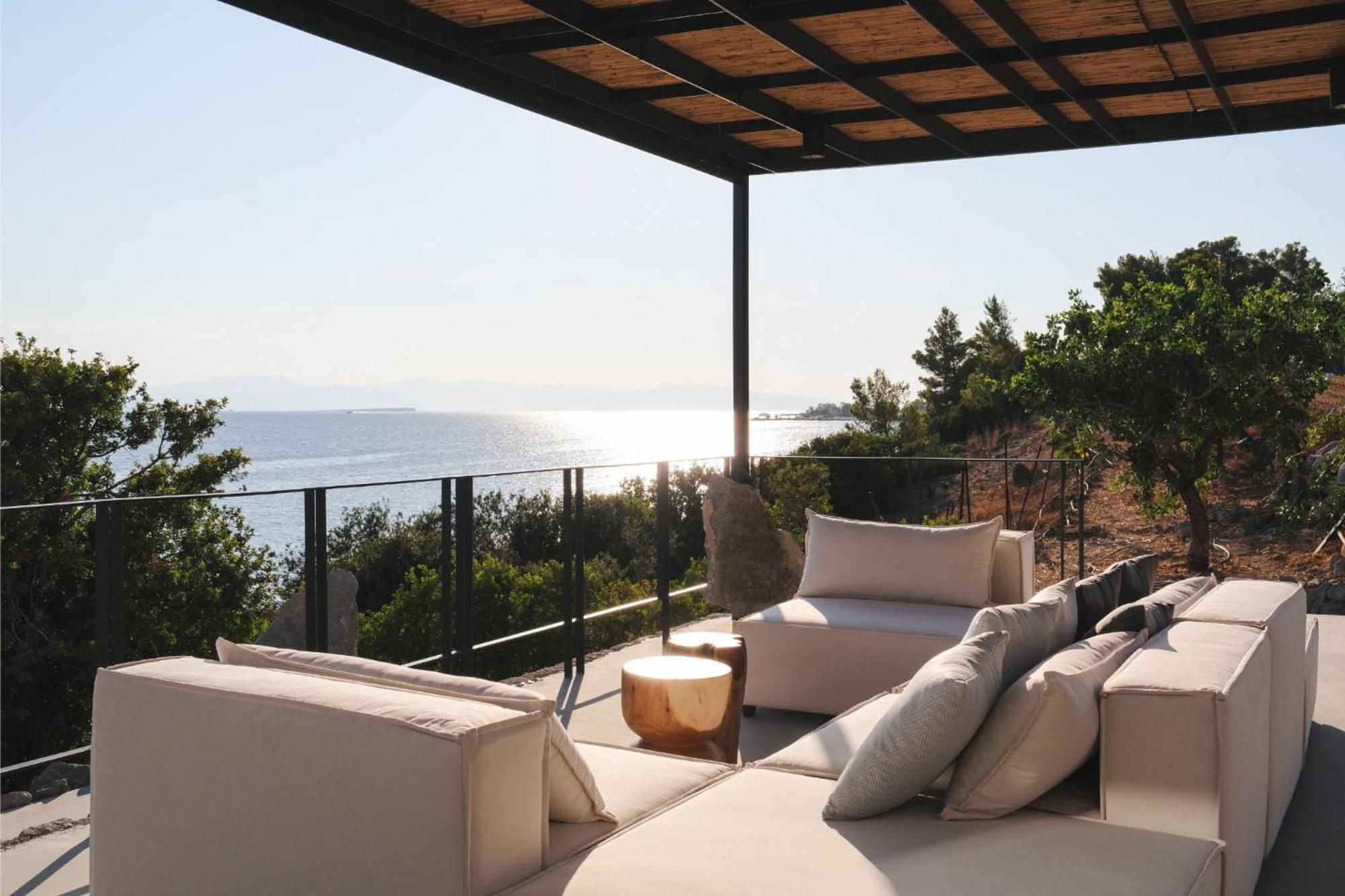 Floating Cube Apartment Aegina