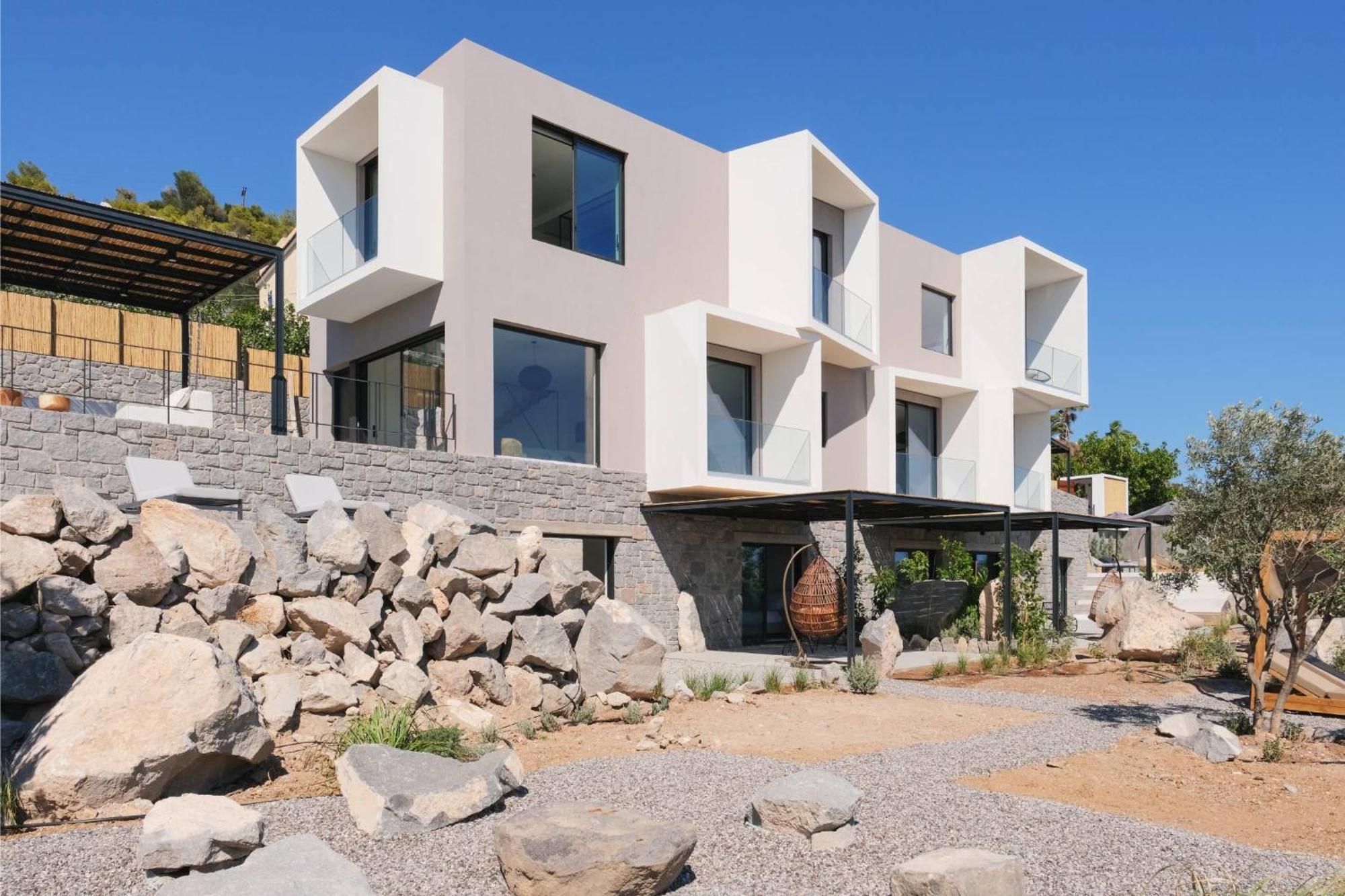 Floating Cube * Aegina