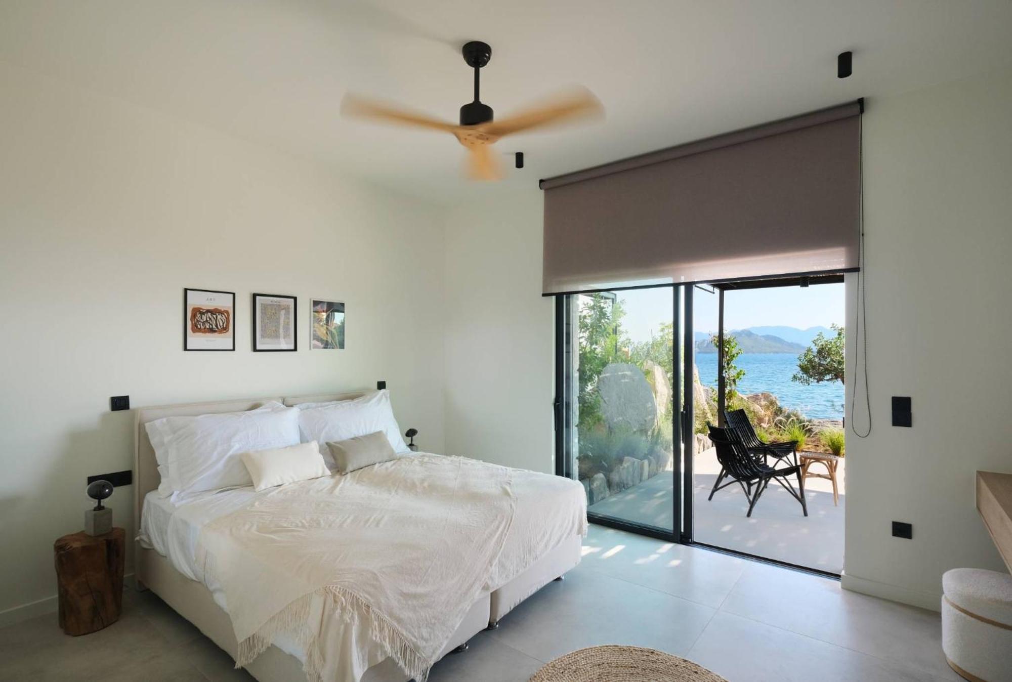 Floating Cube Apartment Aegina