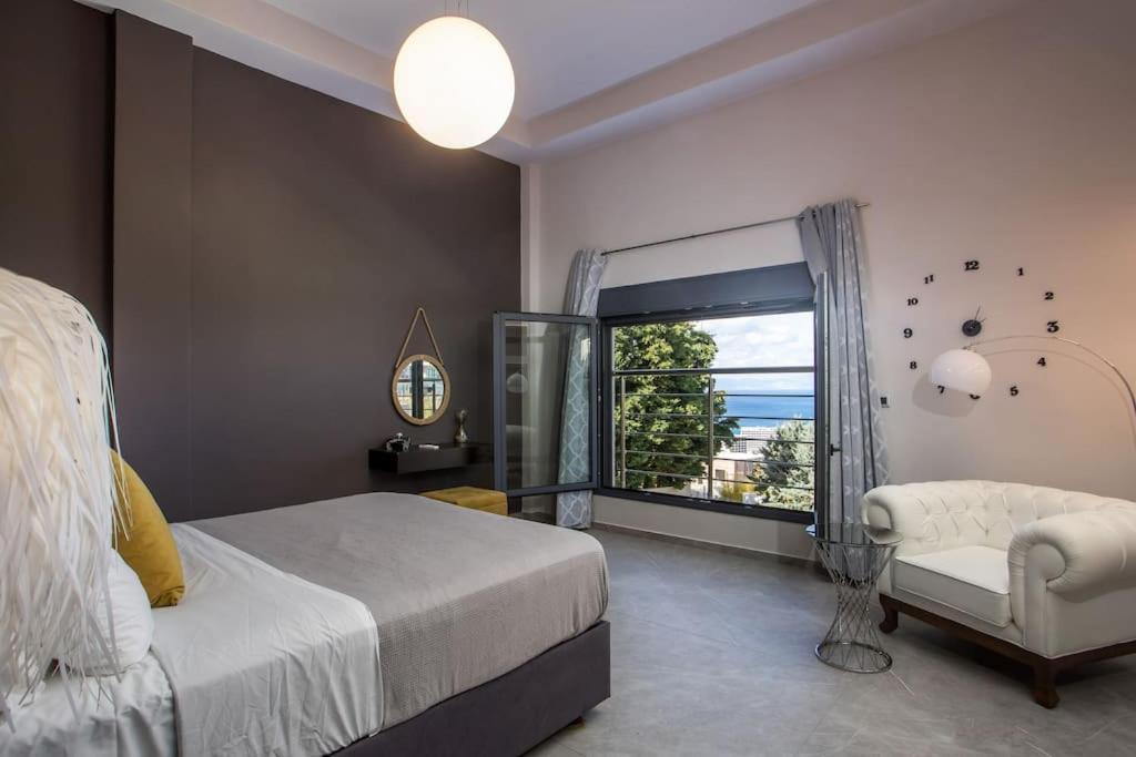 Evie's Oasis Ixia (Rhodes)