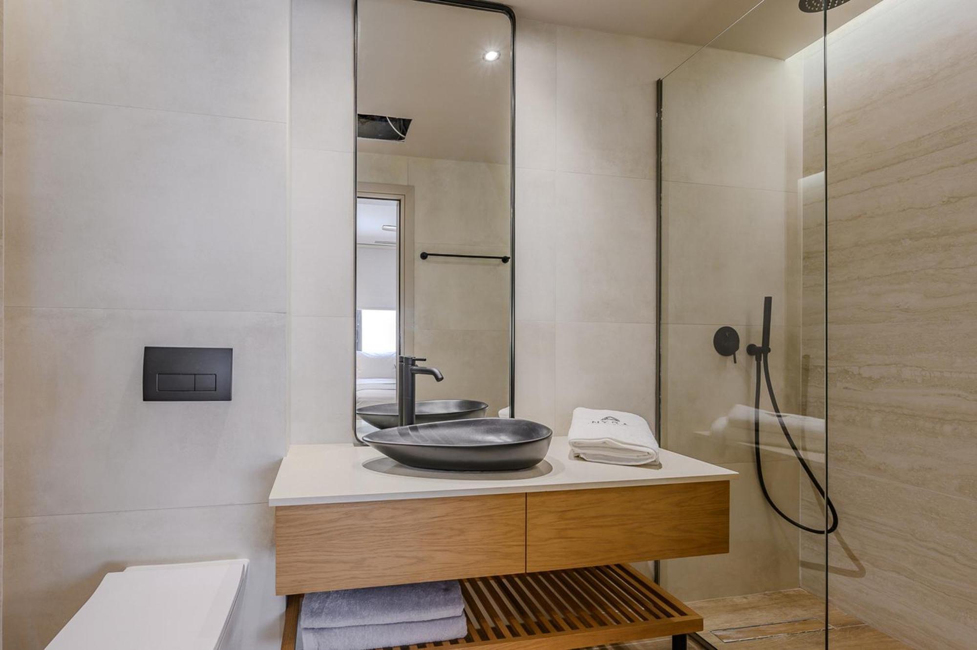 Nysa Luxury 1 *