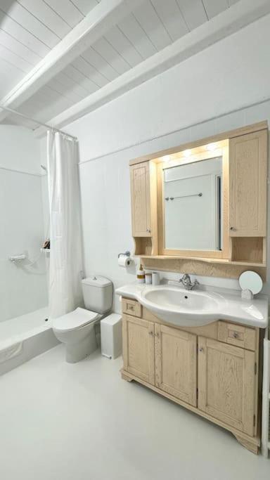 Villa Annita On The Water With 5 Bedrooms *