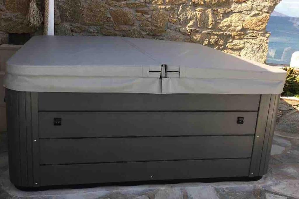 Annita On The Water With 5 Bedrooms
