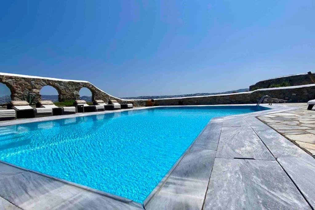 Villa Annita On The Water With 5 Bedrooms